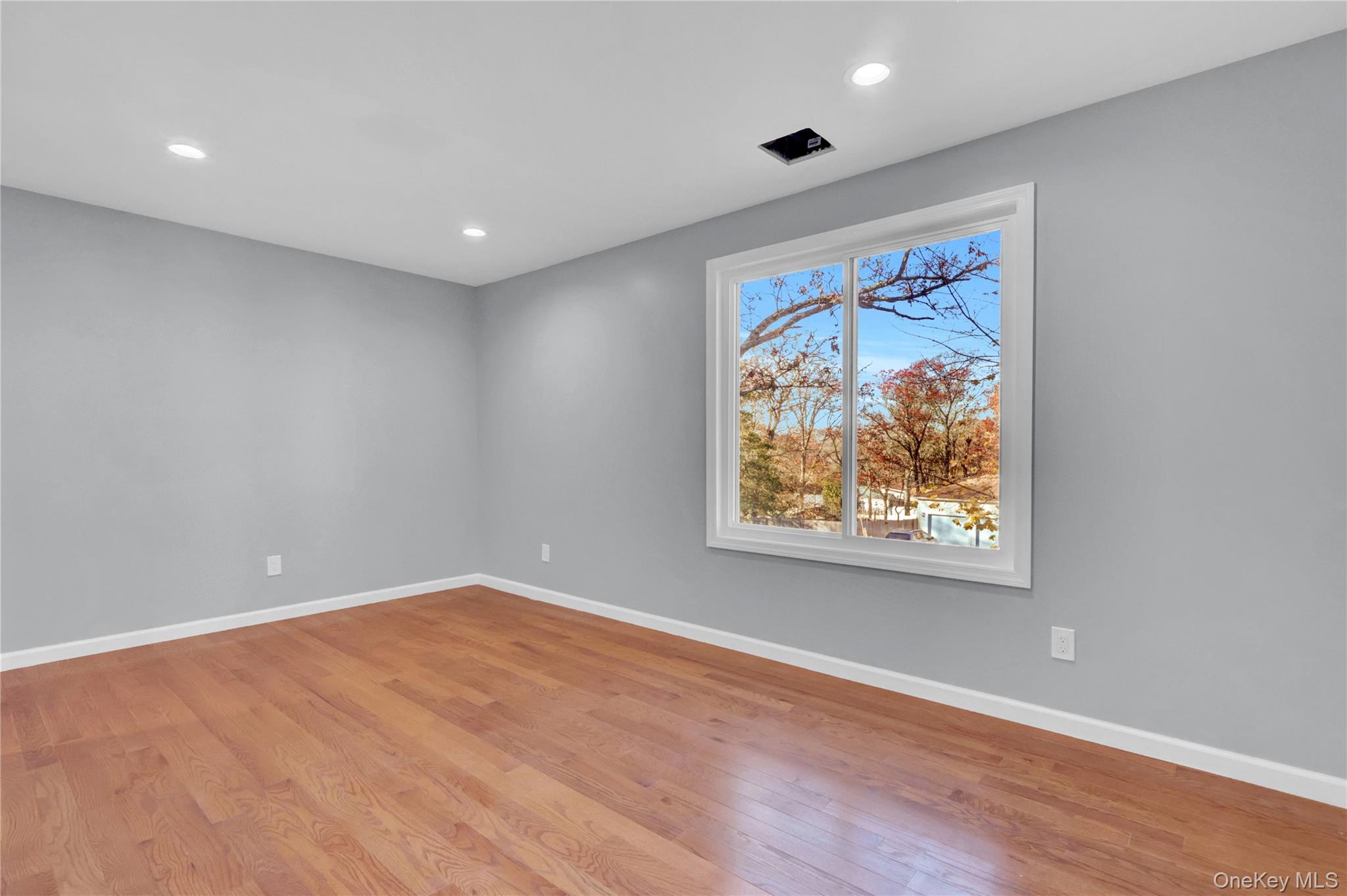 6 Renee Court, Centereach, NY 11720