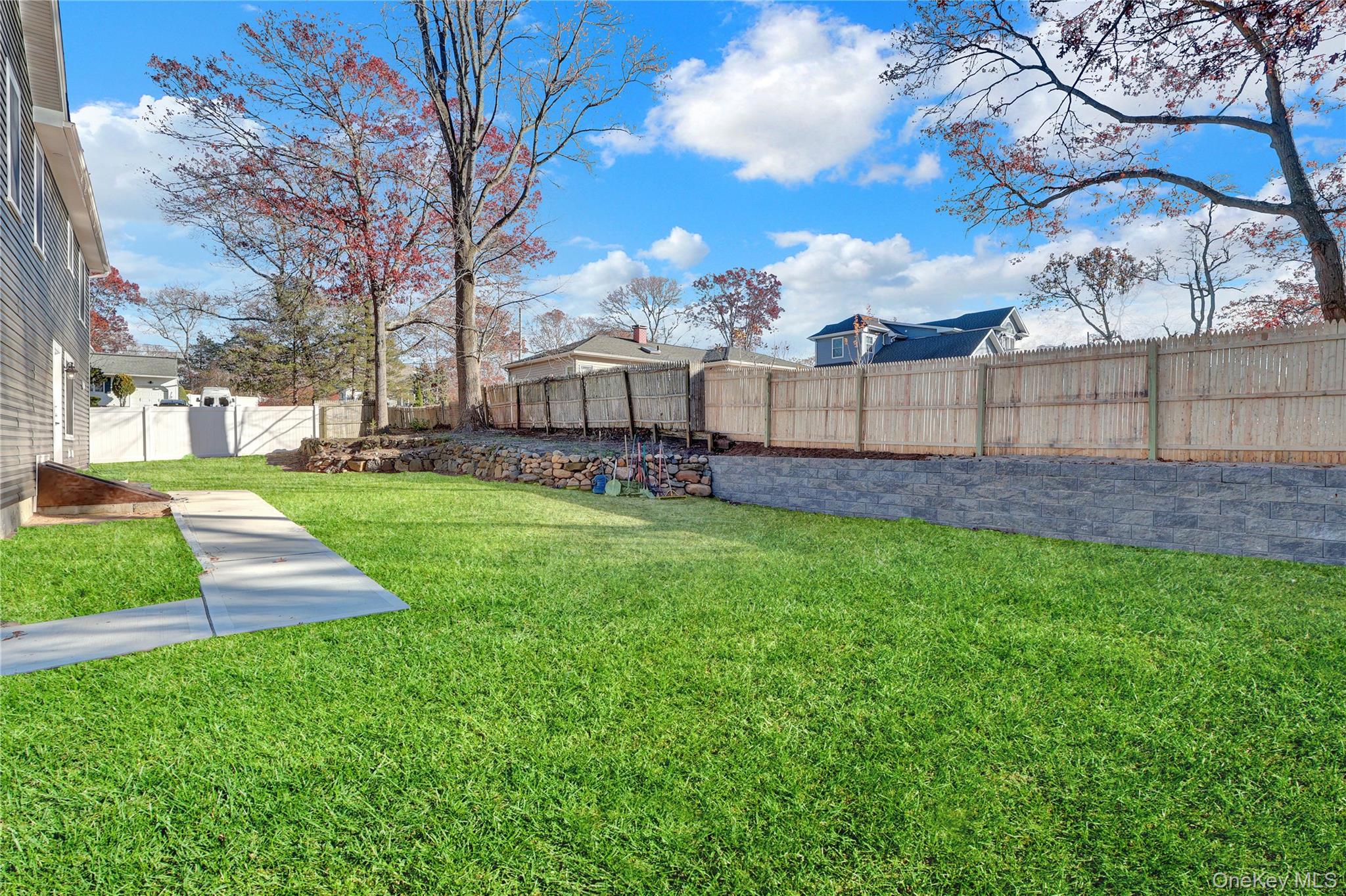 6 Renee Court, Centereach, NY 11720