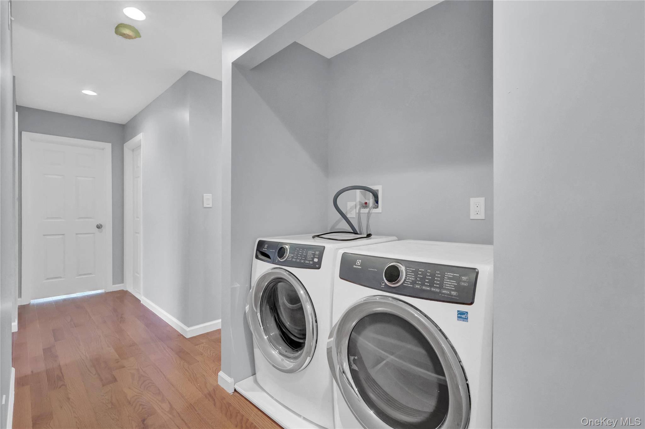 6 Renee Court, Centereach, NY 11720