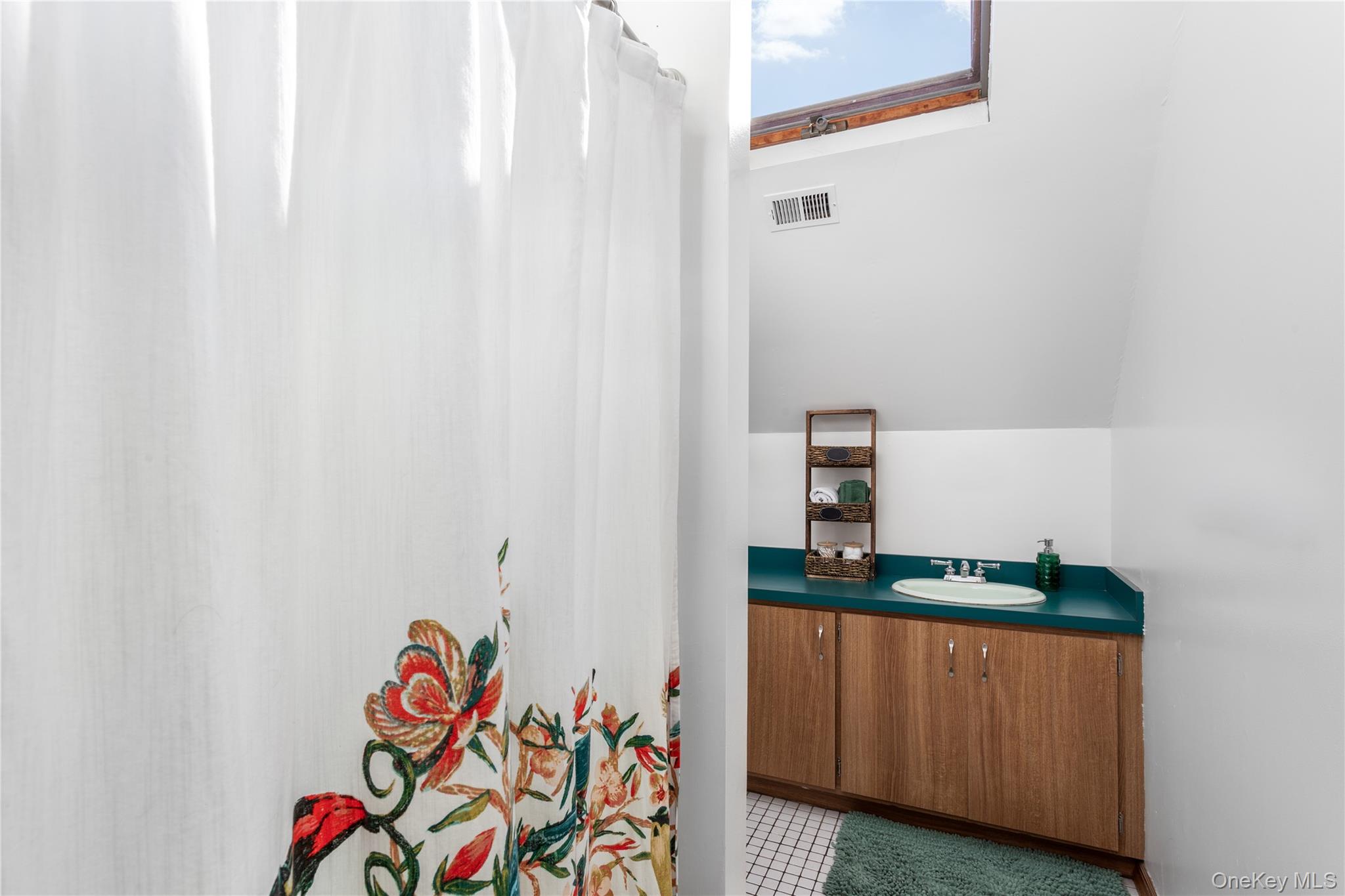 8 Hill Drive, Riverhead, NY 11901