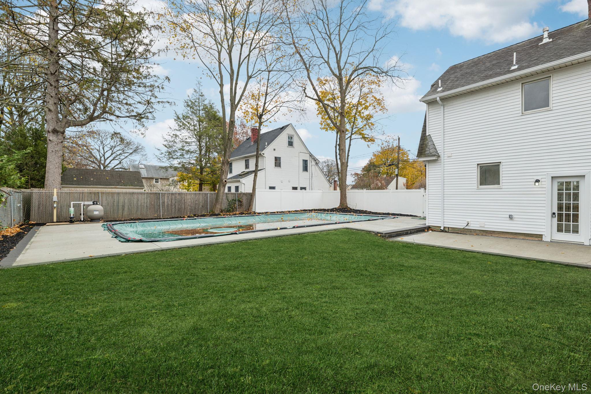 41 leyden Street, Huntington Station, NY 11746