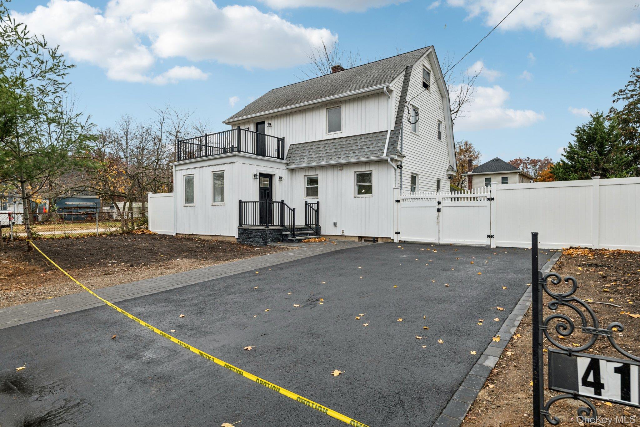 41 leyden Street, Huntington Station, NY 11746