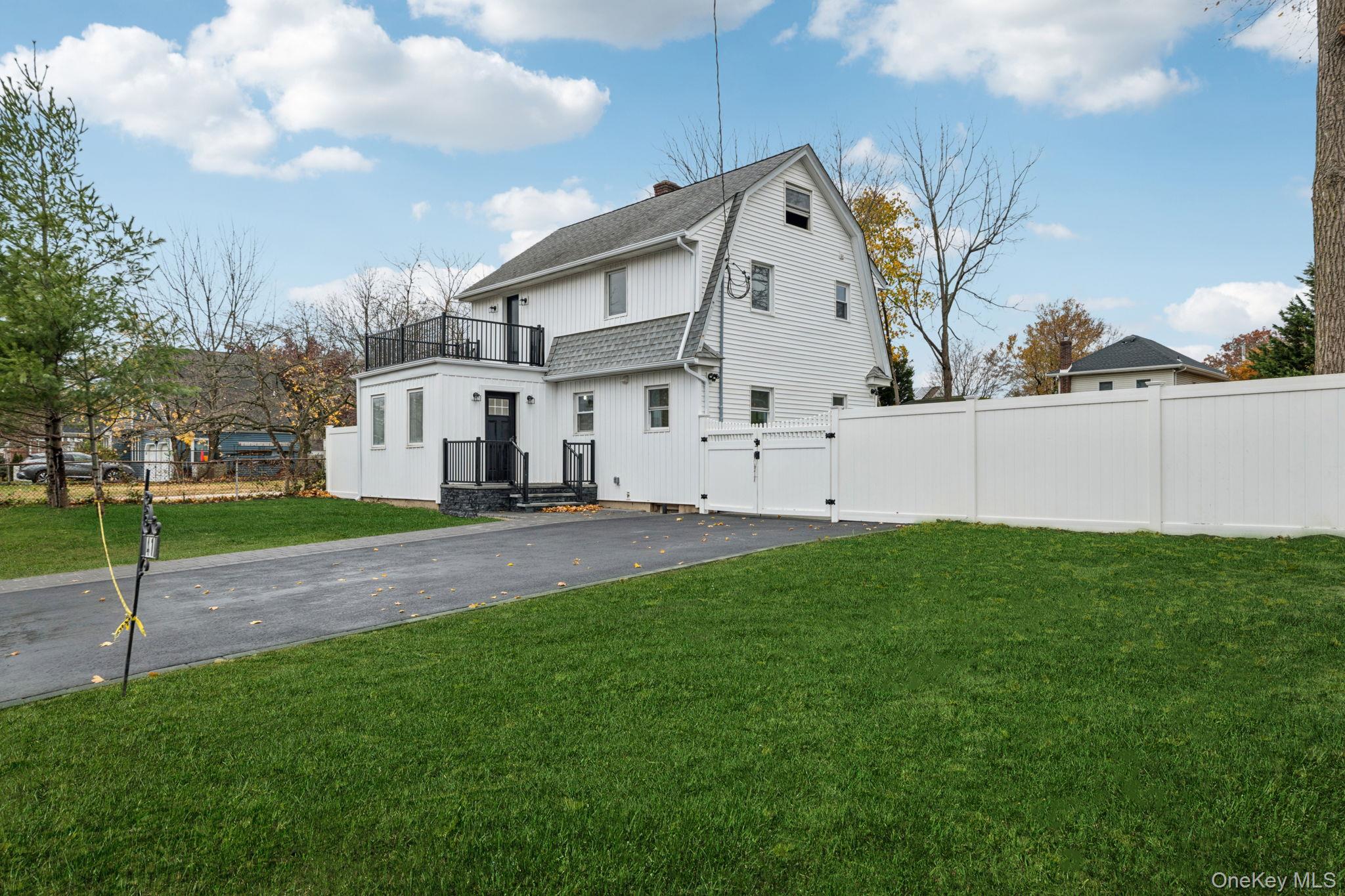 41 leyden Street, Huntington Station, NY 11746