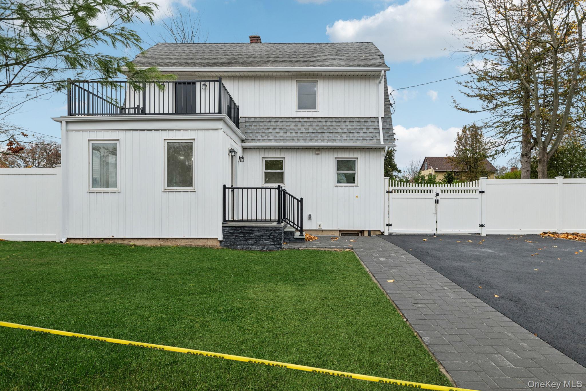 41 leyden Street, Huntington Station, NY 11746