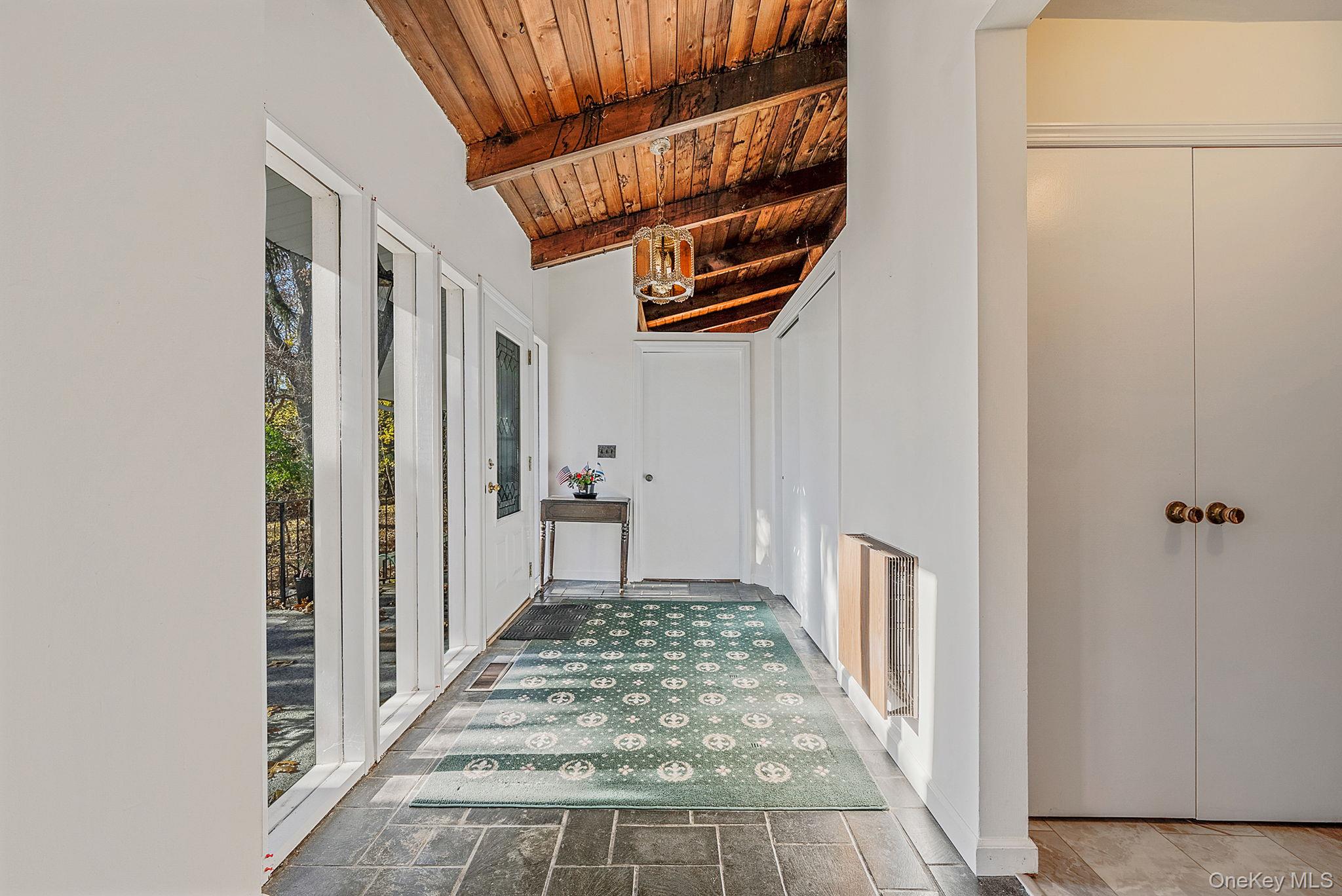 10 Sylvan Lane, Miller Place, NY 11764