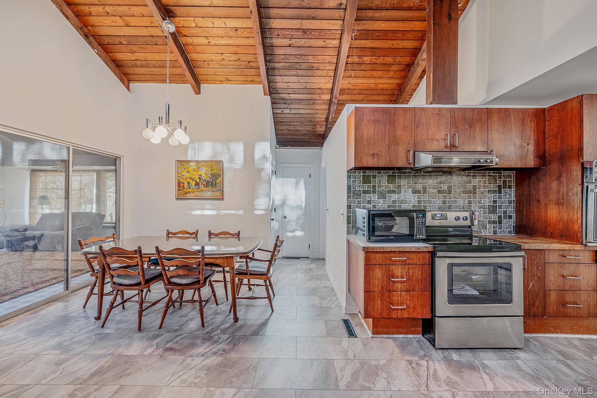 10 Sylvan Lane, Miller Place, NY 11764