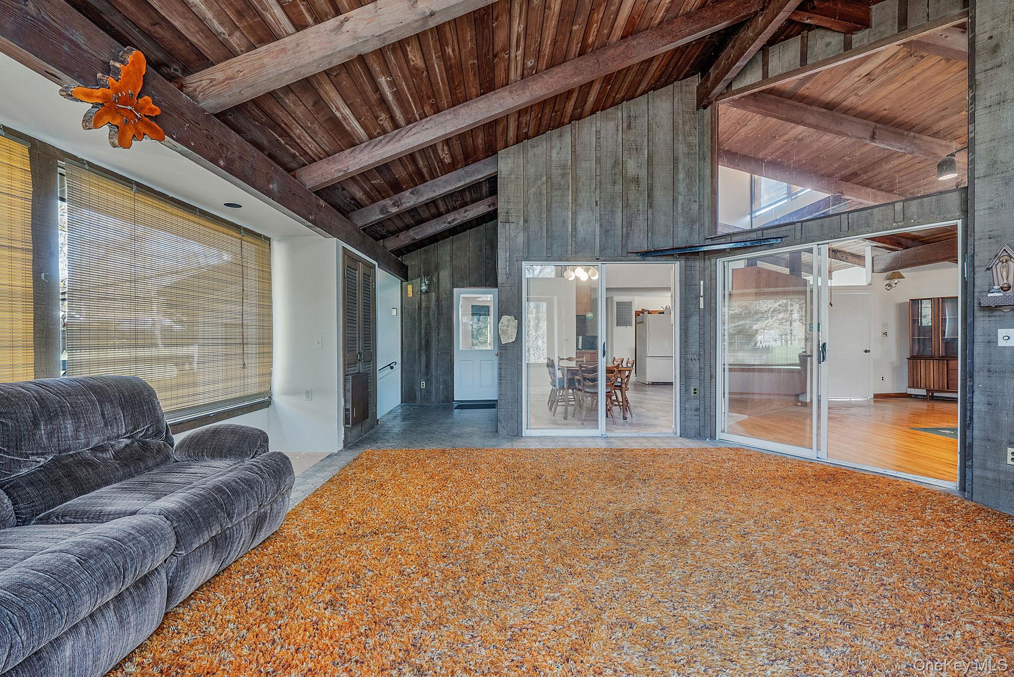 10 Sylvan Lane, Miller Place, NY 11764