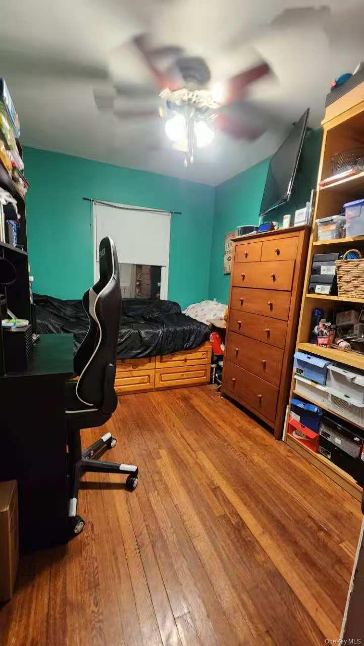 11516 Poppenhusen Avenue, College Point, NY 11356