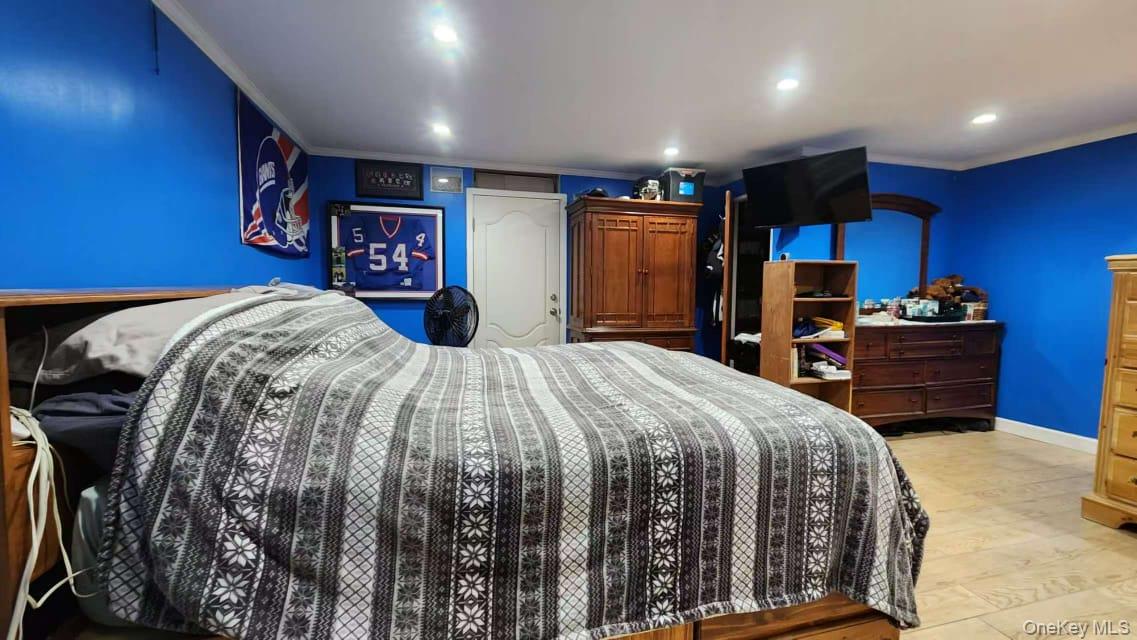 11516 Poppenhusen Avenue, College Point, NY 11356