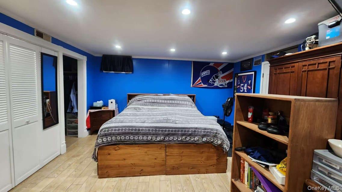 11516 Poppenhusen Avenue, College Point, NY 11356