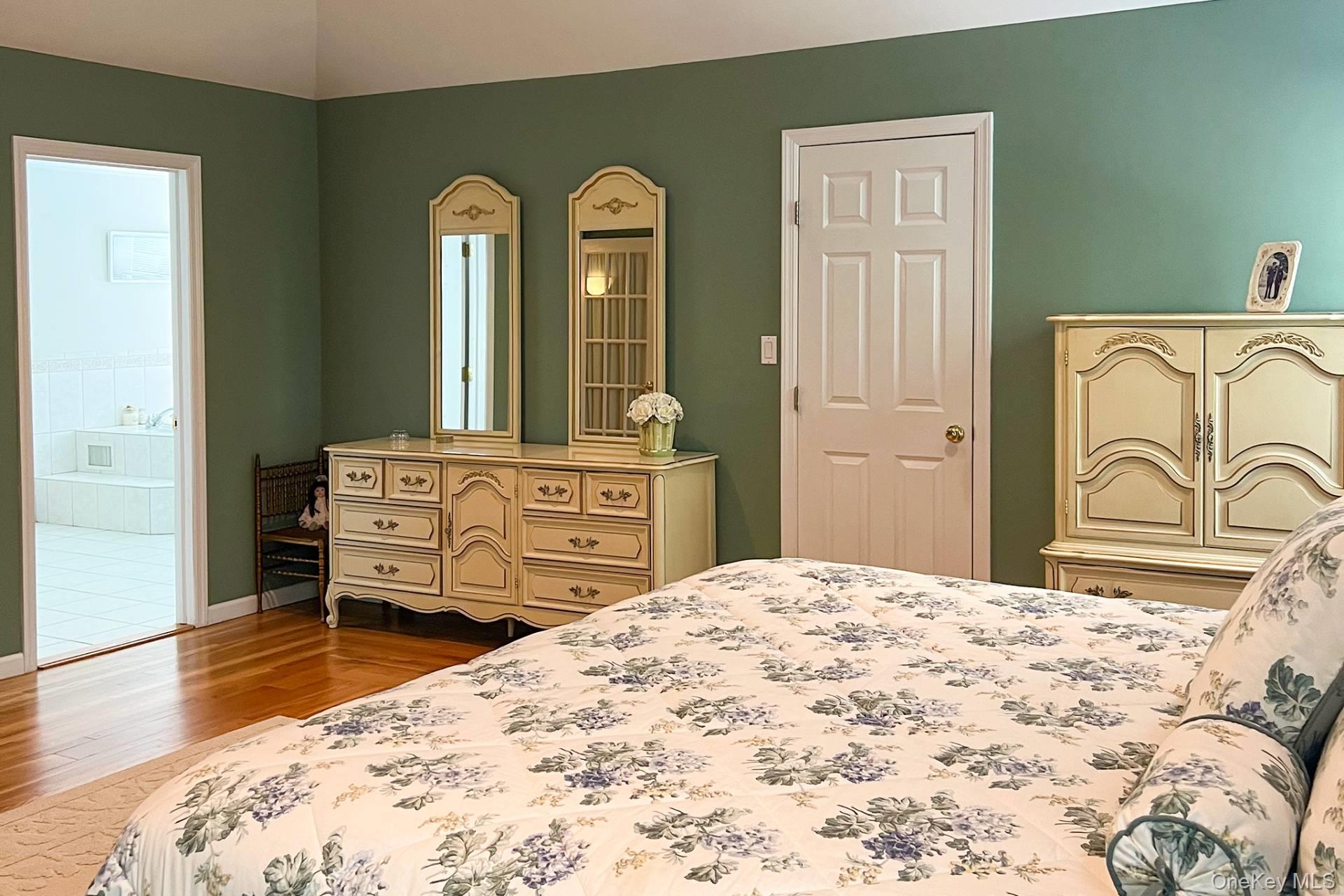 1 Long Pond Road, Sagaponack, NY 11962