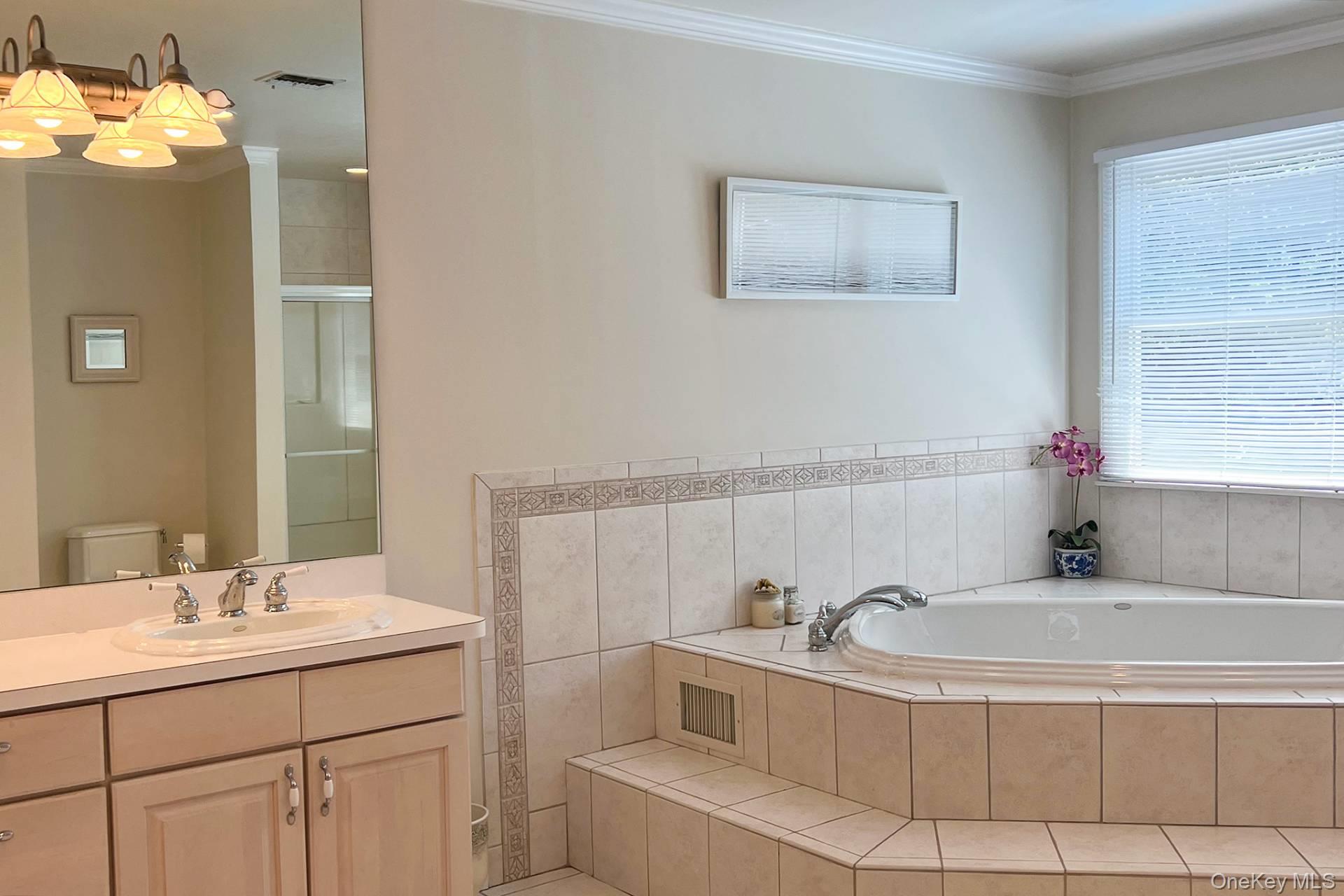 1 Long Pond Road, Sagaponack, NY 11962