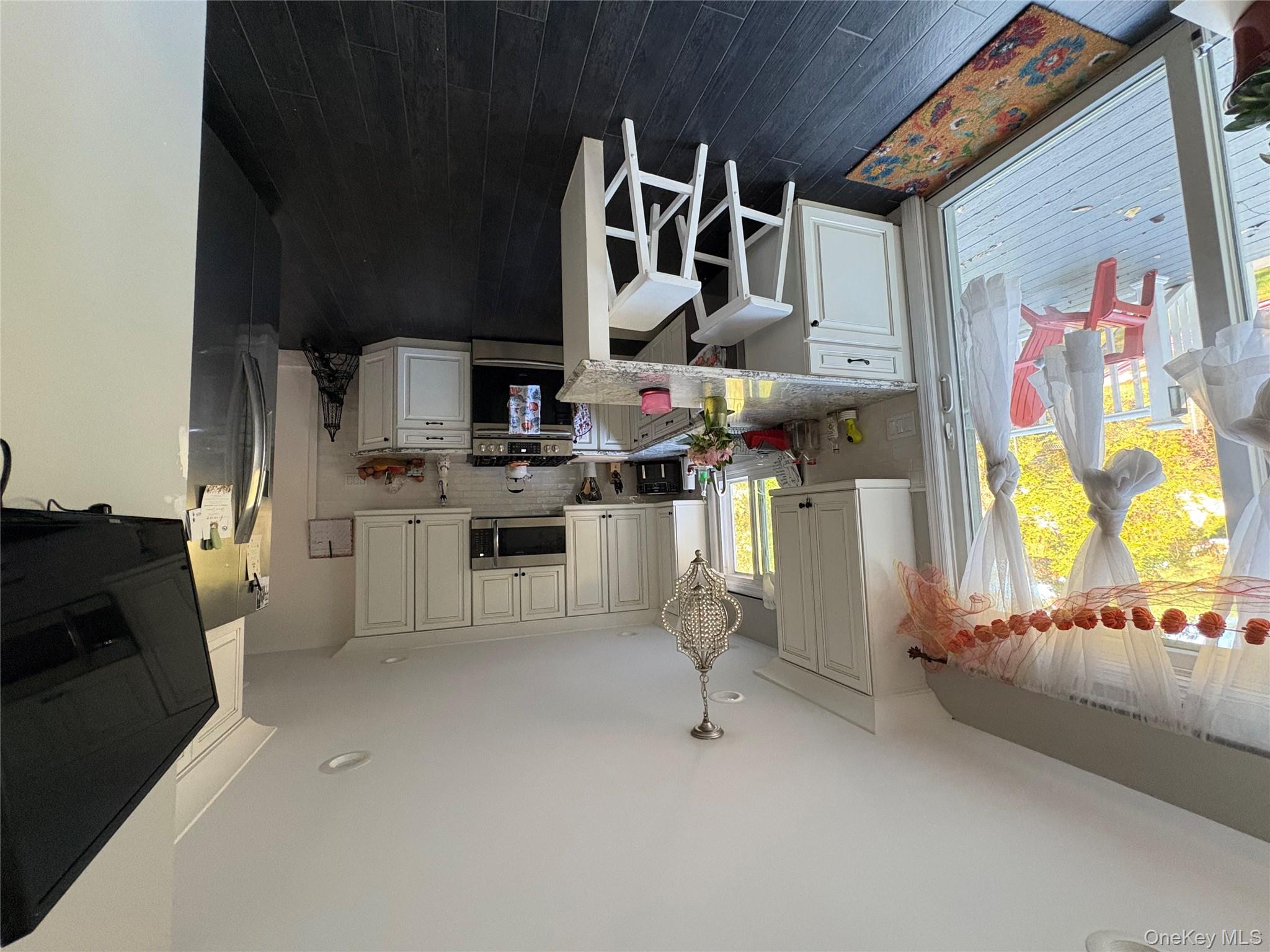 45 Central Parkway, Huntington, NY 11743