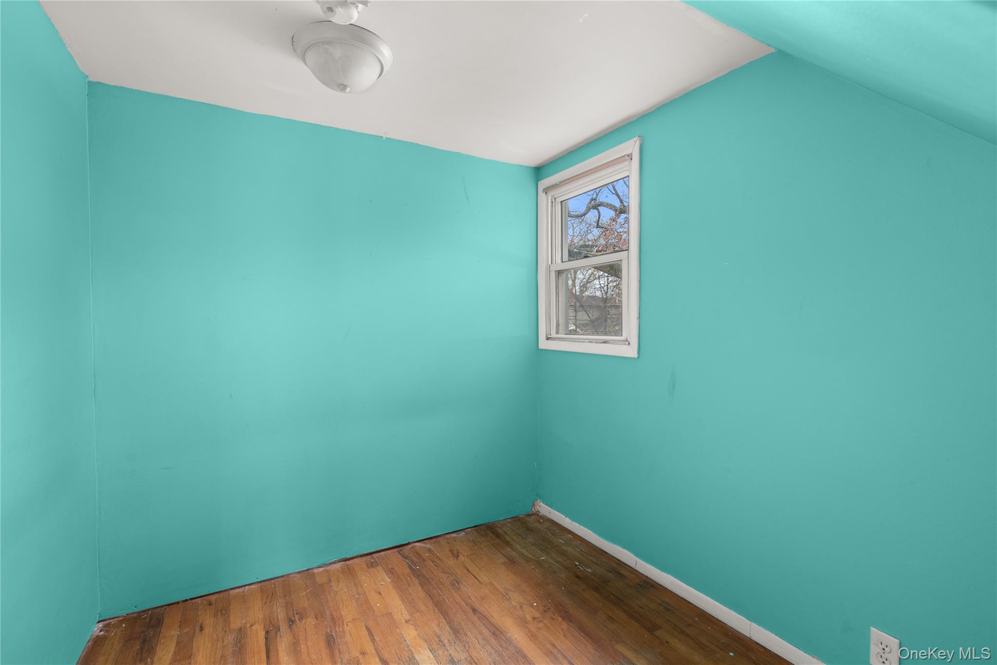 6 Dunwoodie Avenue, West Islip, NY 11795