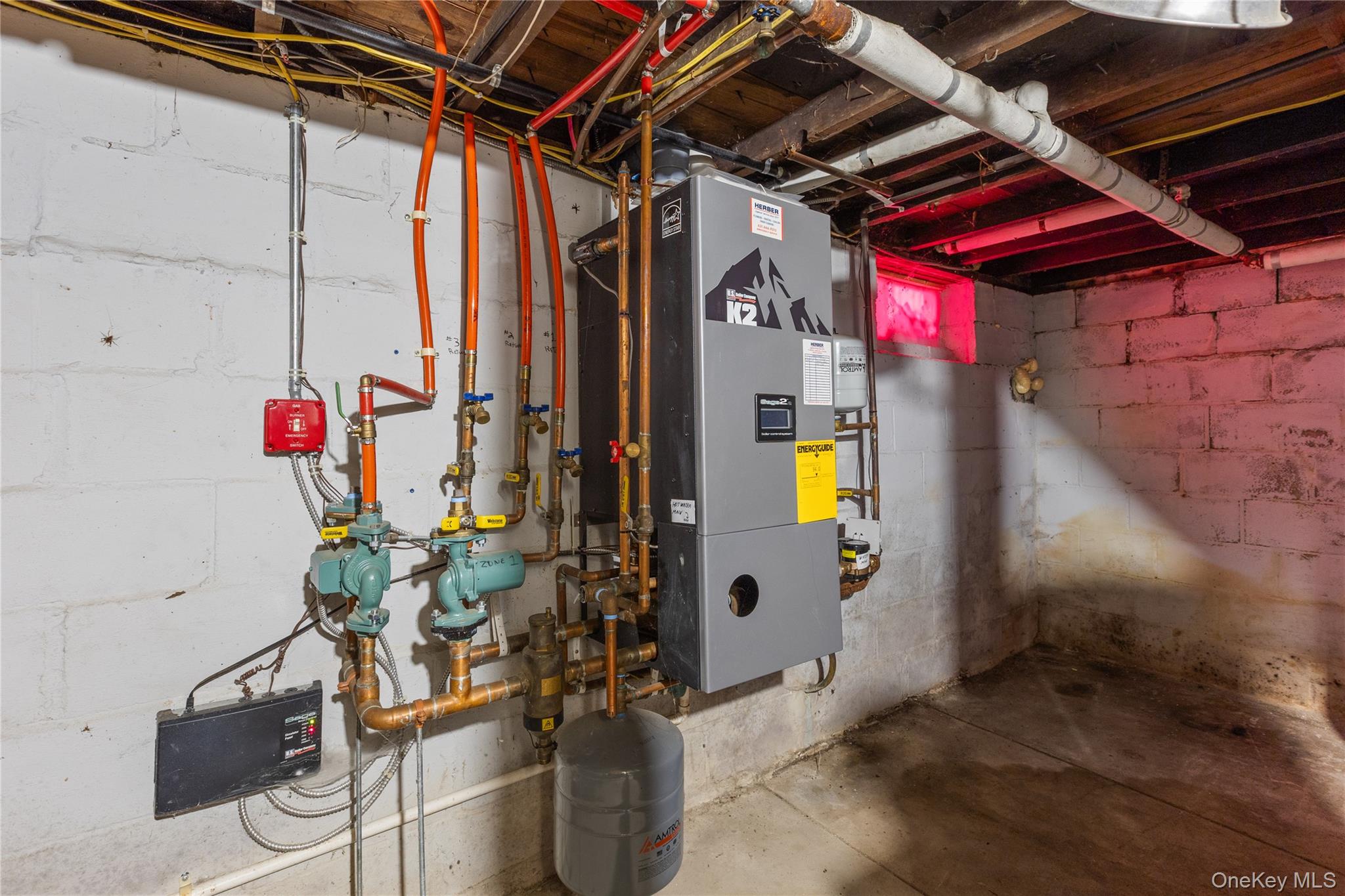 6 Dunwoodie Avenue, West Islip, NY 11795