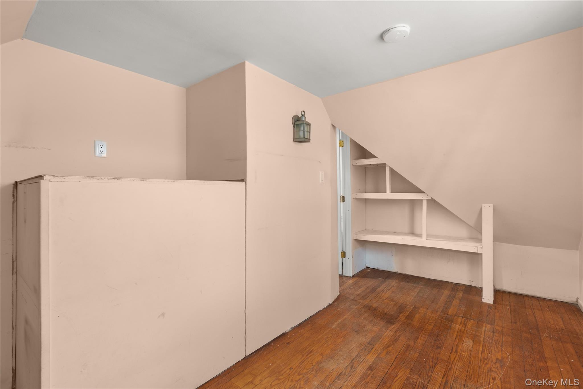 6 Dunwoodie Avenue, West Islip, NY 11795