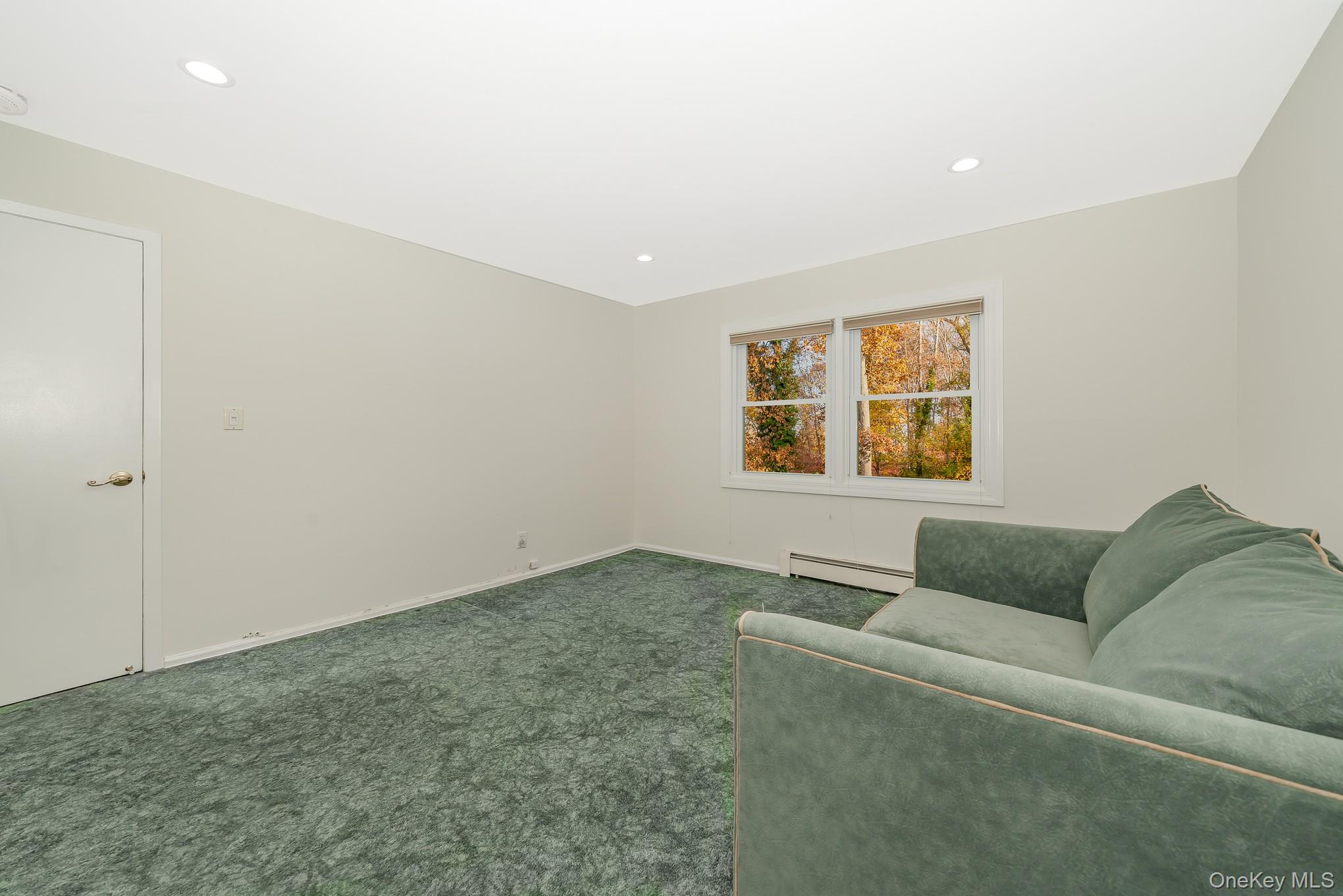 20 Toehee Place # 1B, Islip, NY 11751