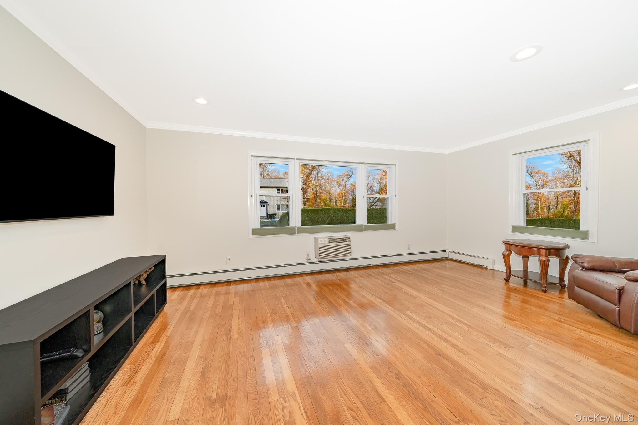 20 Toehee Place # 1B, Islip, NY 11751