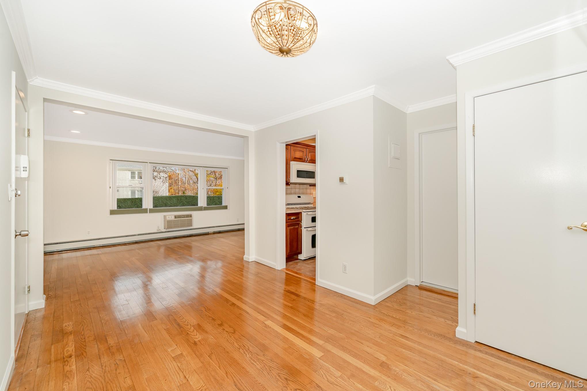 20 Toehee Place # 1B, Islip, NY 11751