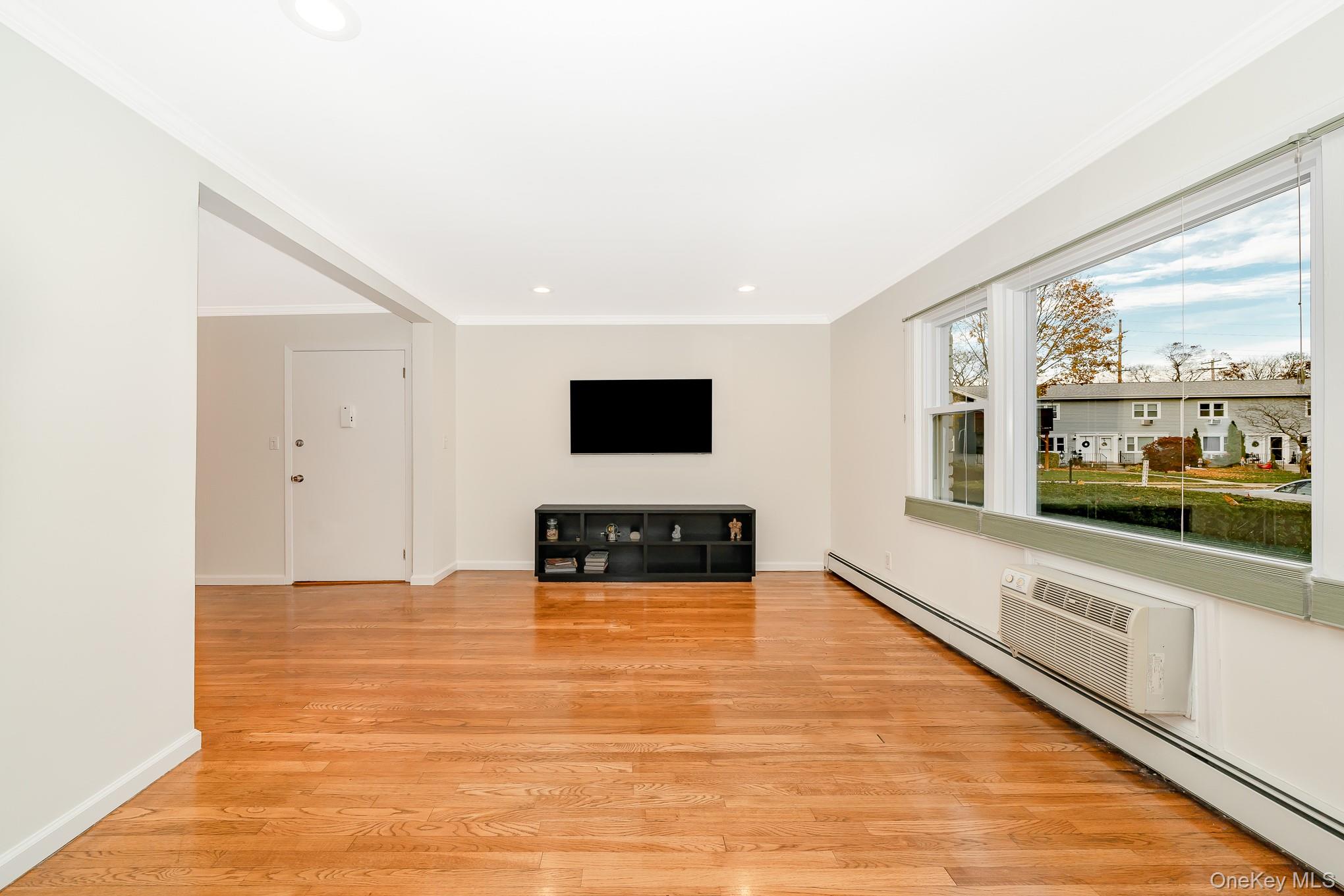 20 Toehee Place # 1B, Islip, NY 11751