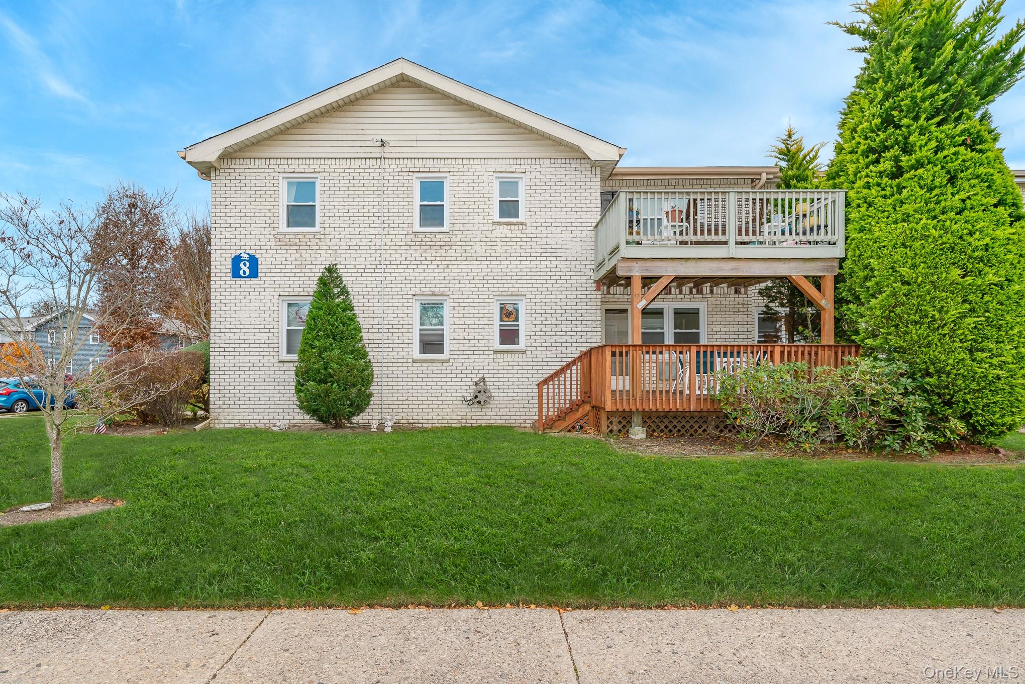 20 Toehee Place # 1B, Islip, NY 11751