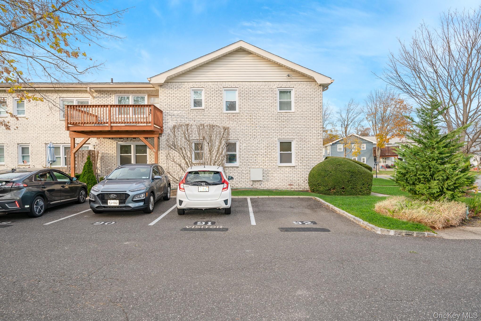 20 Toehee Place # 1B, Islip, NY 11751
