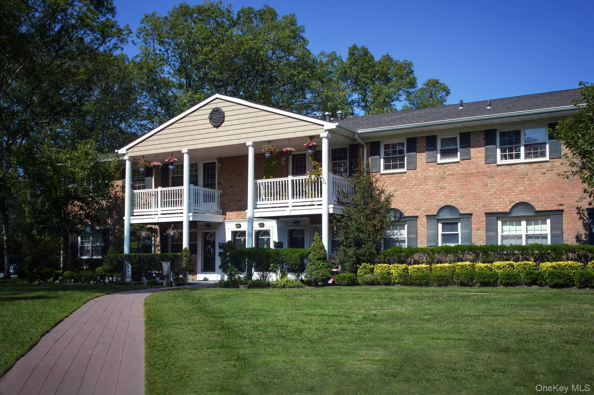 111 College Road # 13-J, Selden, NY 11784