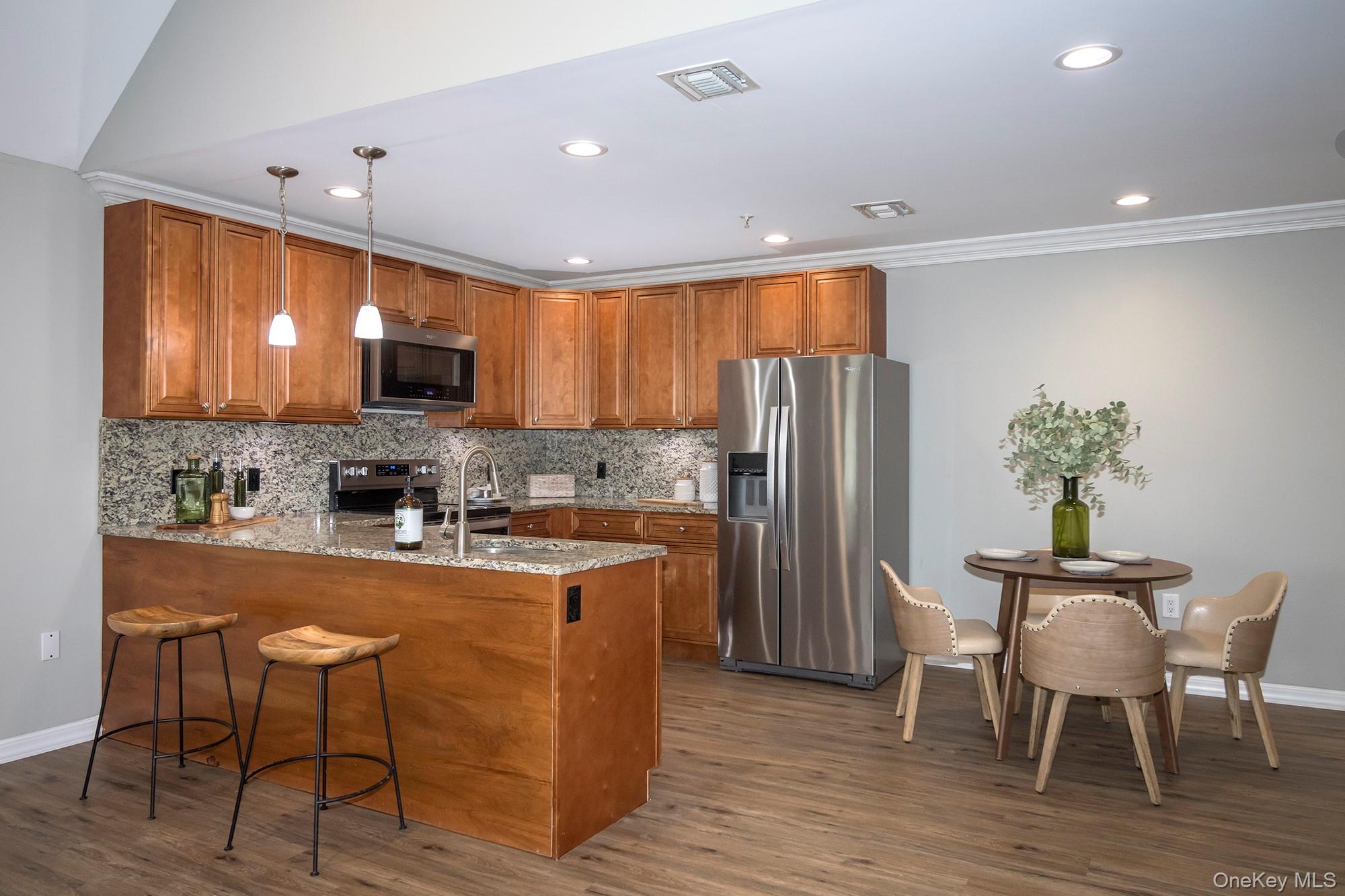 408 Pine Creek Road # N404, Holbrook, NY 11741