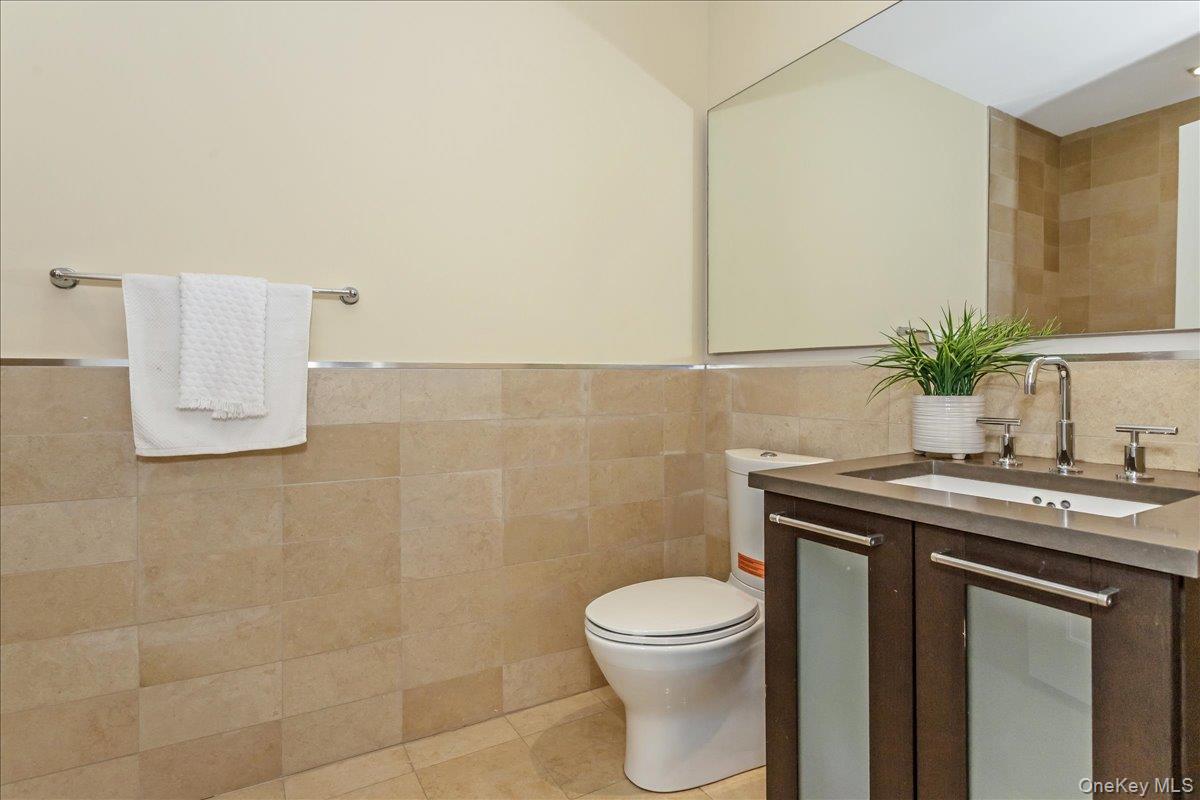 6405 Yellowstone Boulevard # 207, Forest Hills, NY 11375