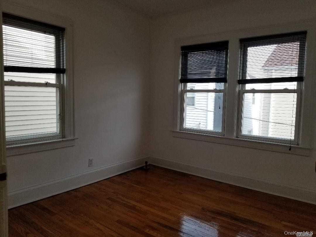 36 Barnes Street # Upper, Long Beach, NY 11561