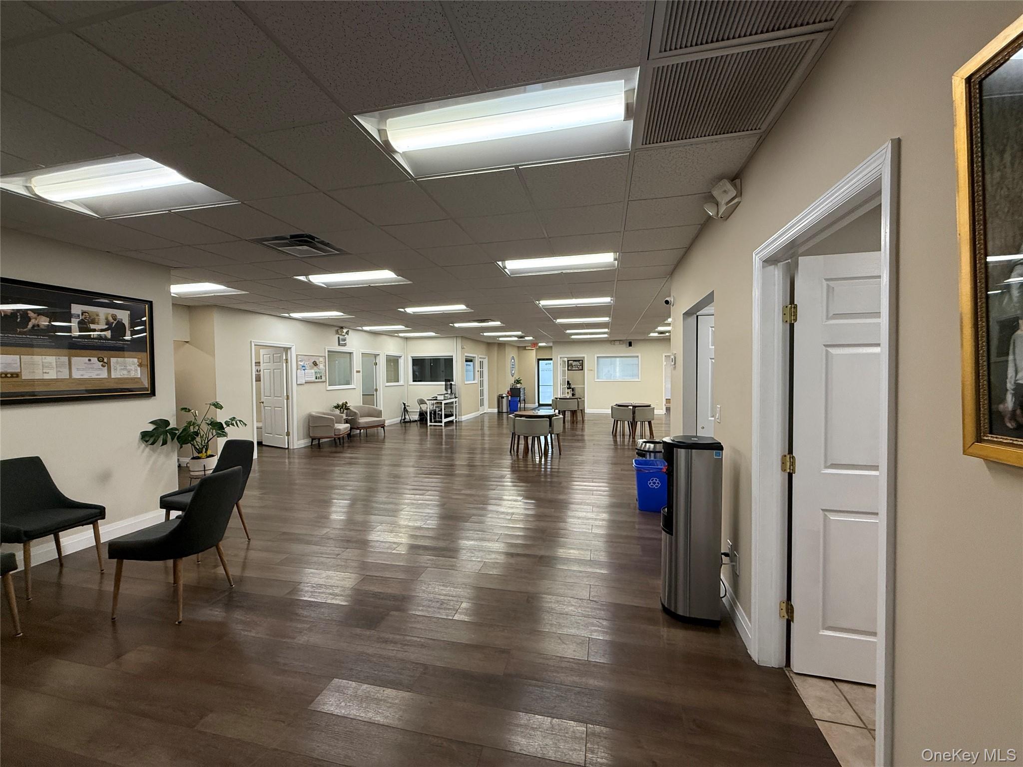 996 W Jericho Turnpike, Smithtown, NY 11787