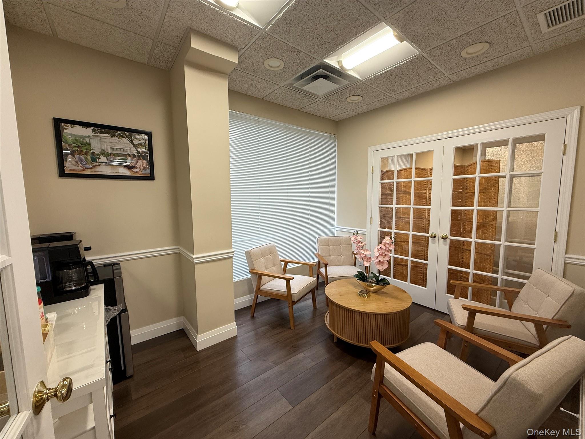 996 W Jericho Turnpike, Smithtown, NY 11787