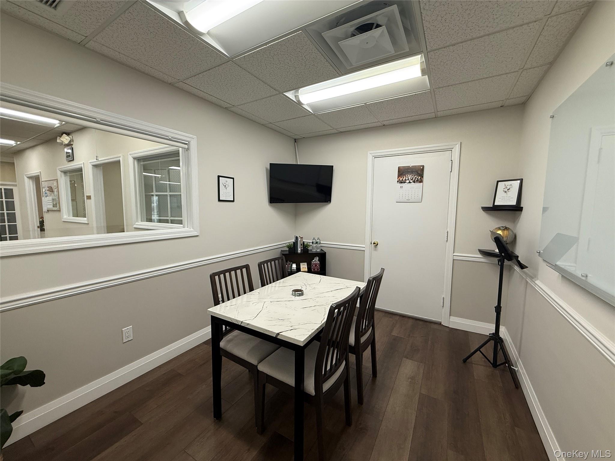 996 W Jericho Turnpike, Smithtown, NY 11787