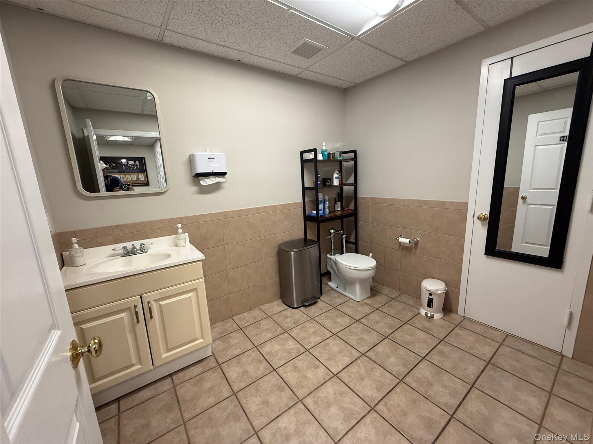 996 W Jericho Turnpike, Smithtown, NY 11787