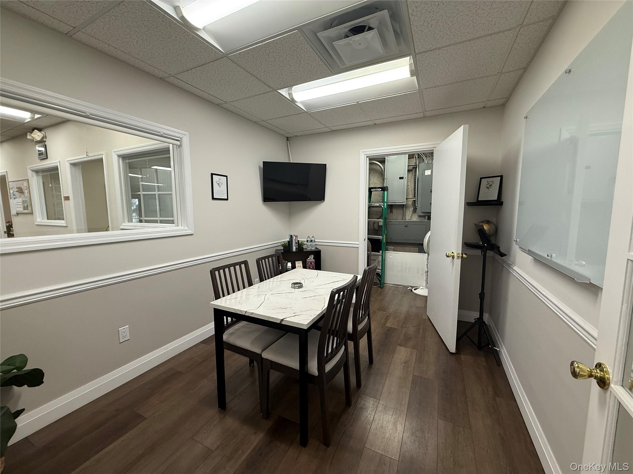 996 W Jericho Turnpike, Smithtown, NY 11787