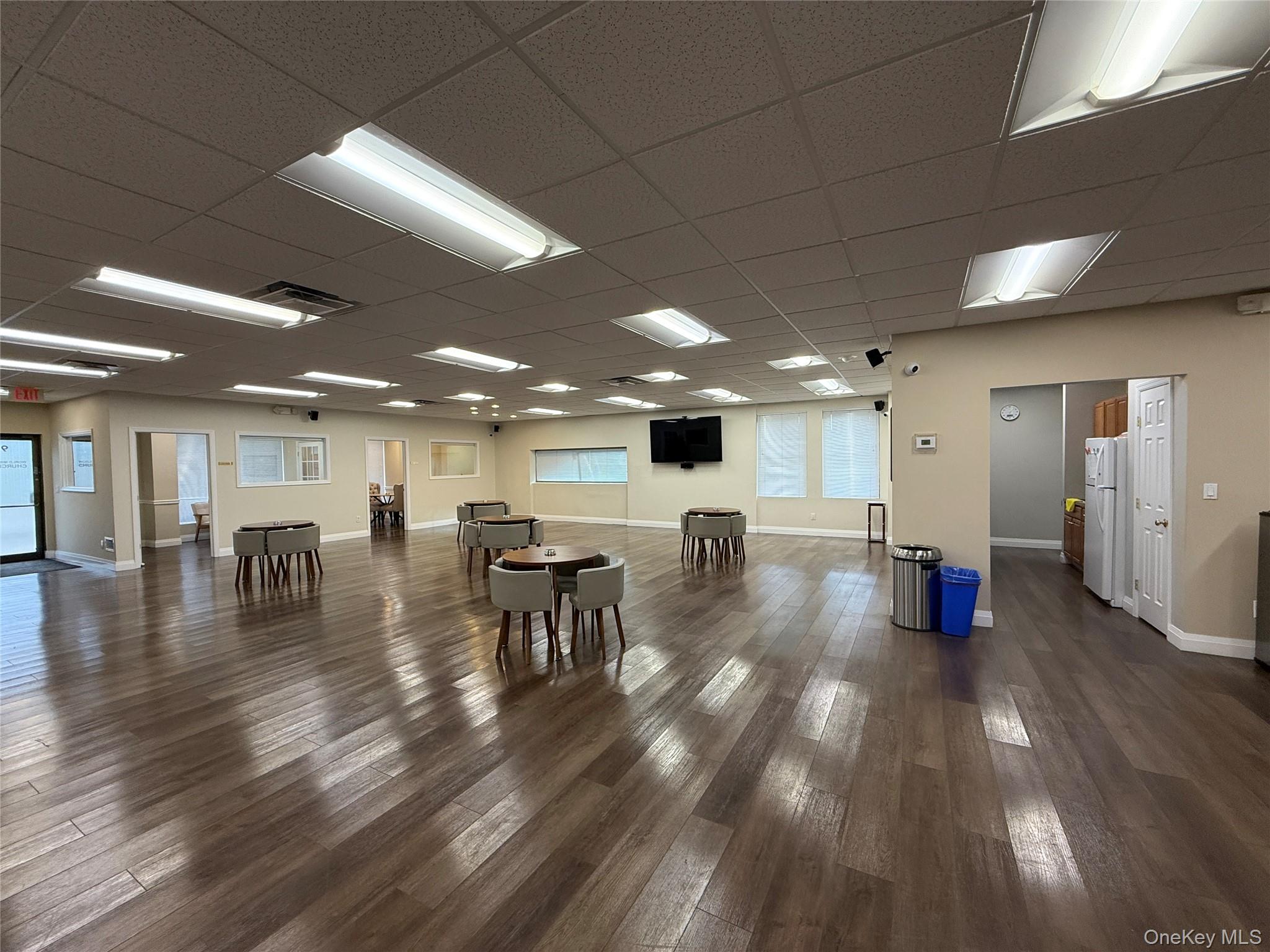 996 W Jericho Turnpike, Smithtown, NY 11787