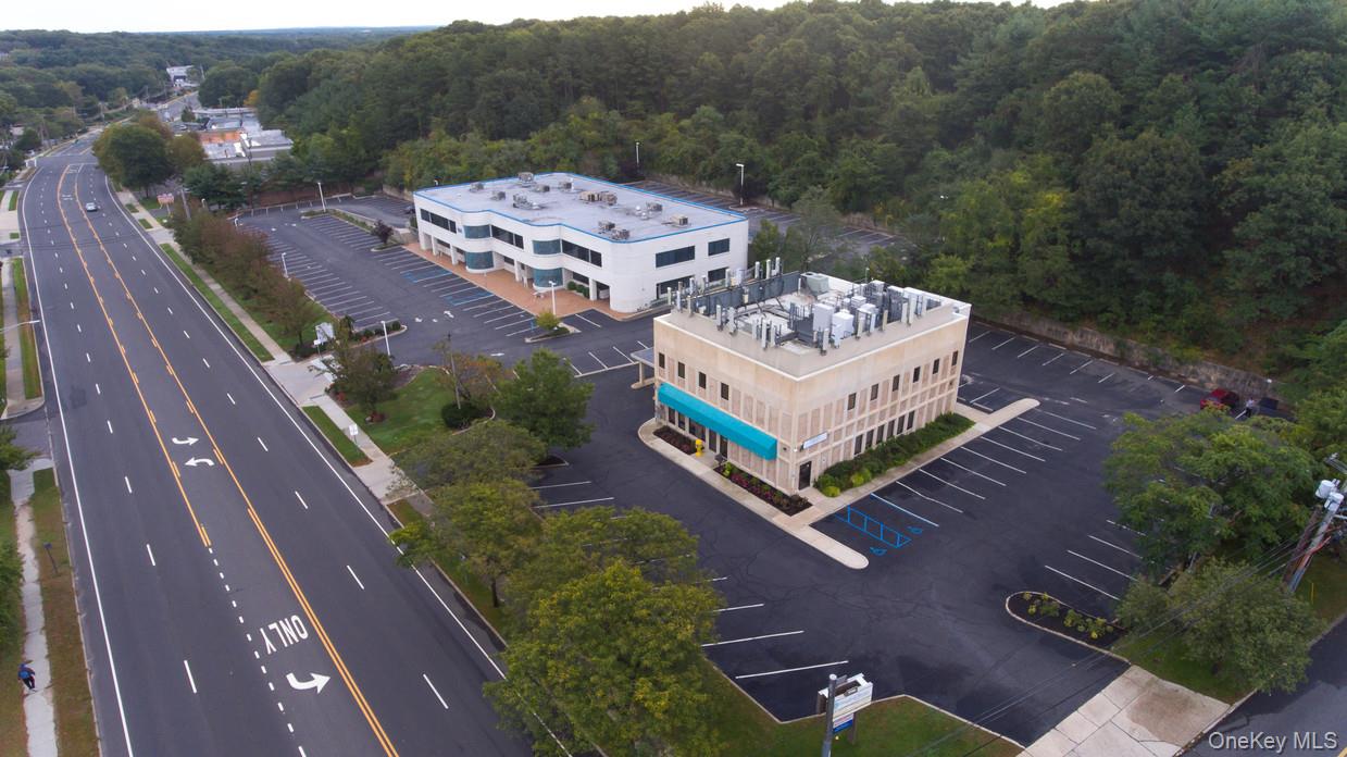 996 W Jericho Turnpike, Smithtown, NY 11787