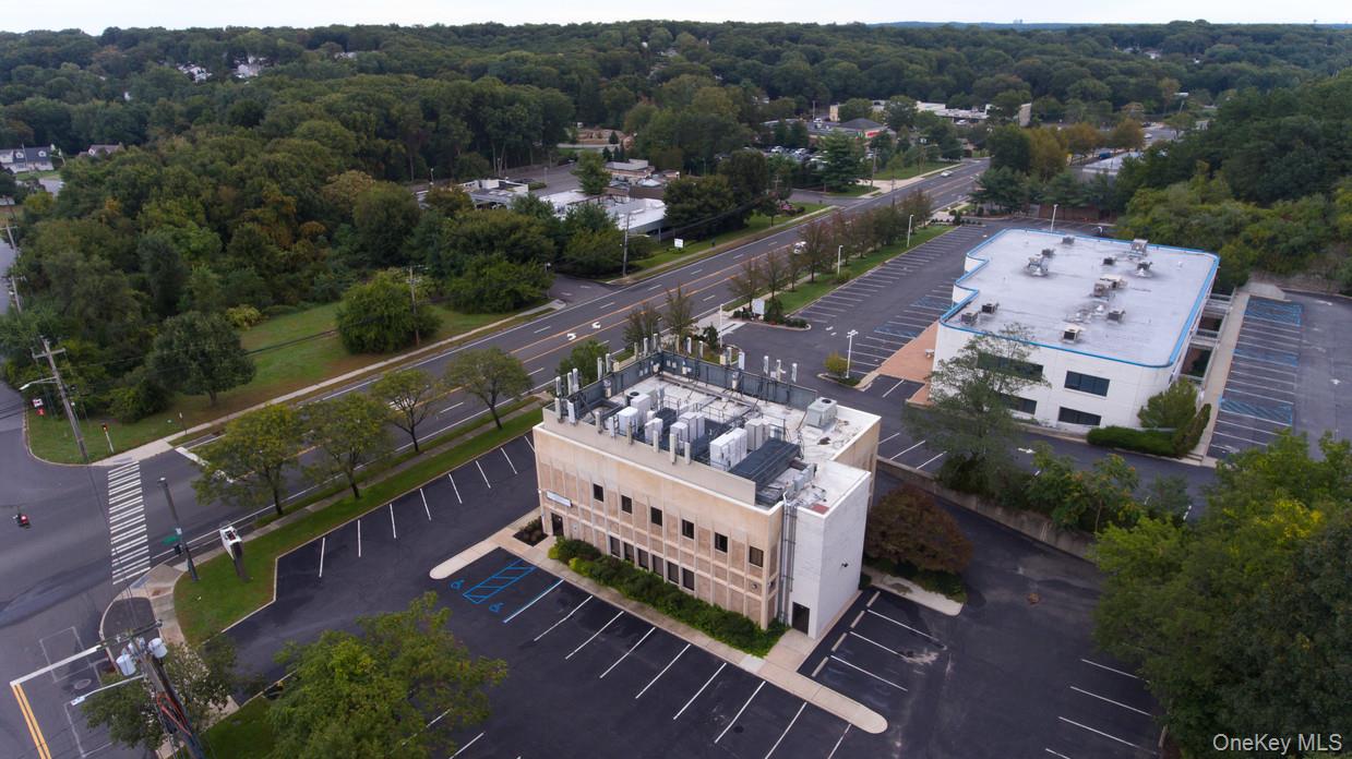 996 W Jericho Turnpike, Smithtown, NY 11787