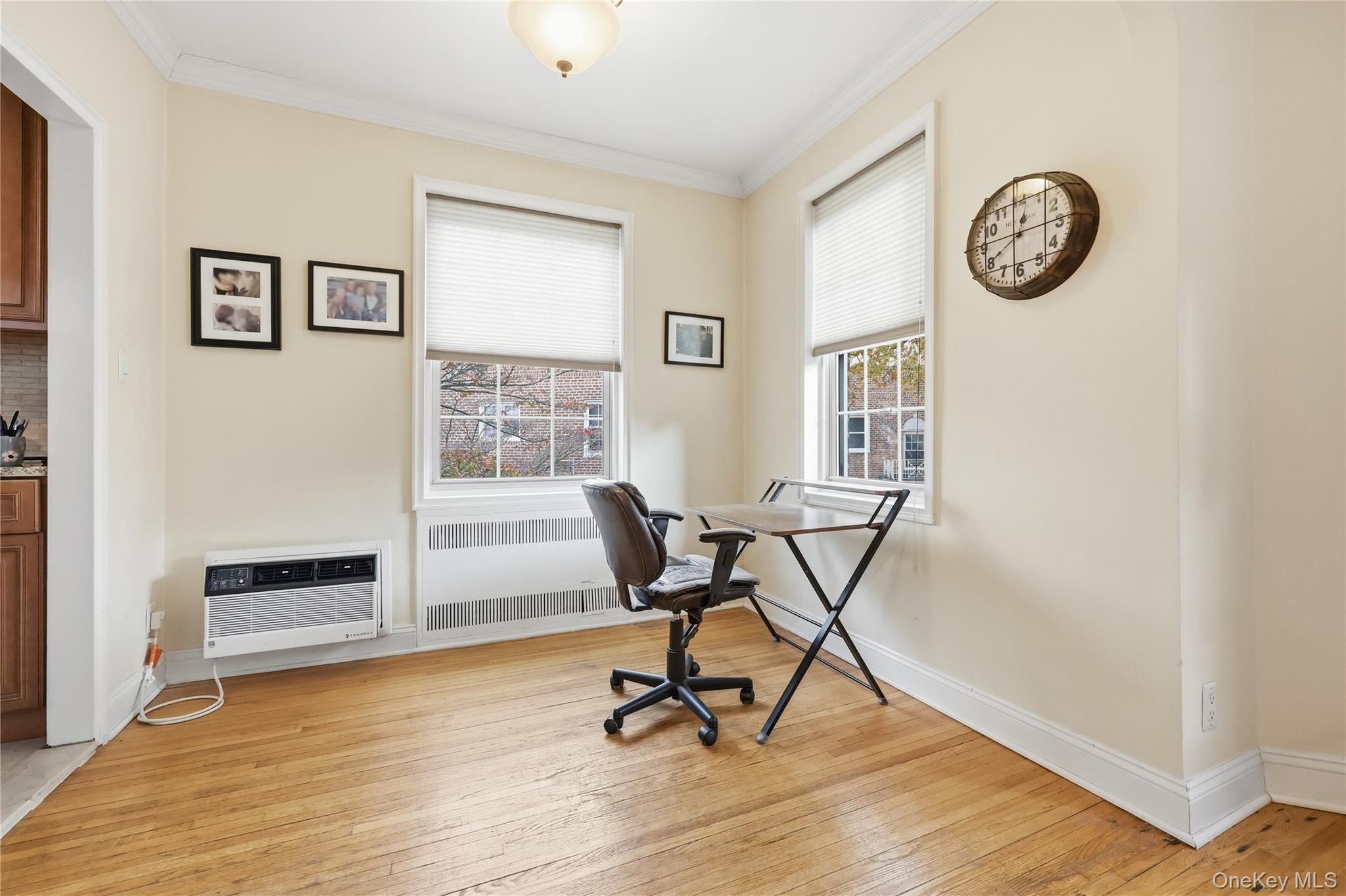 250 Central Avenue # B204, Lawrence, NY 11559