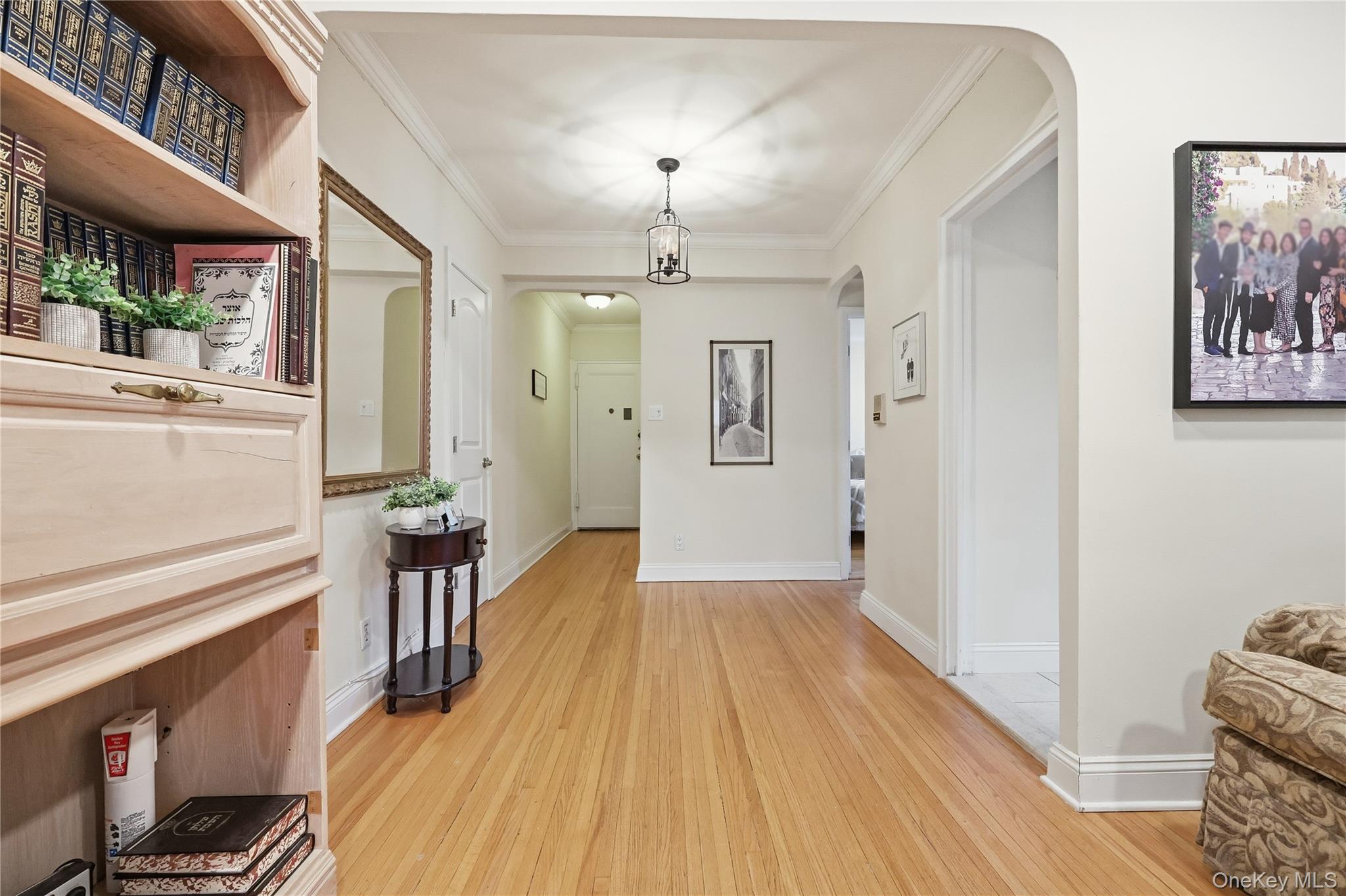 250 Central Avenue # B204, Lawrence, NY 11559