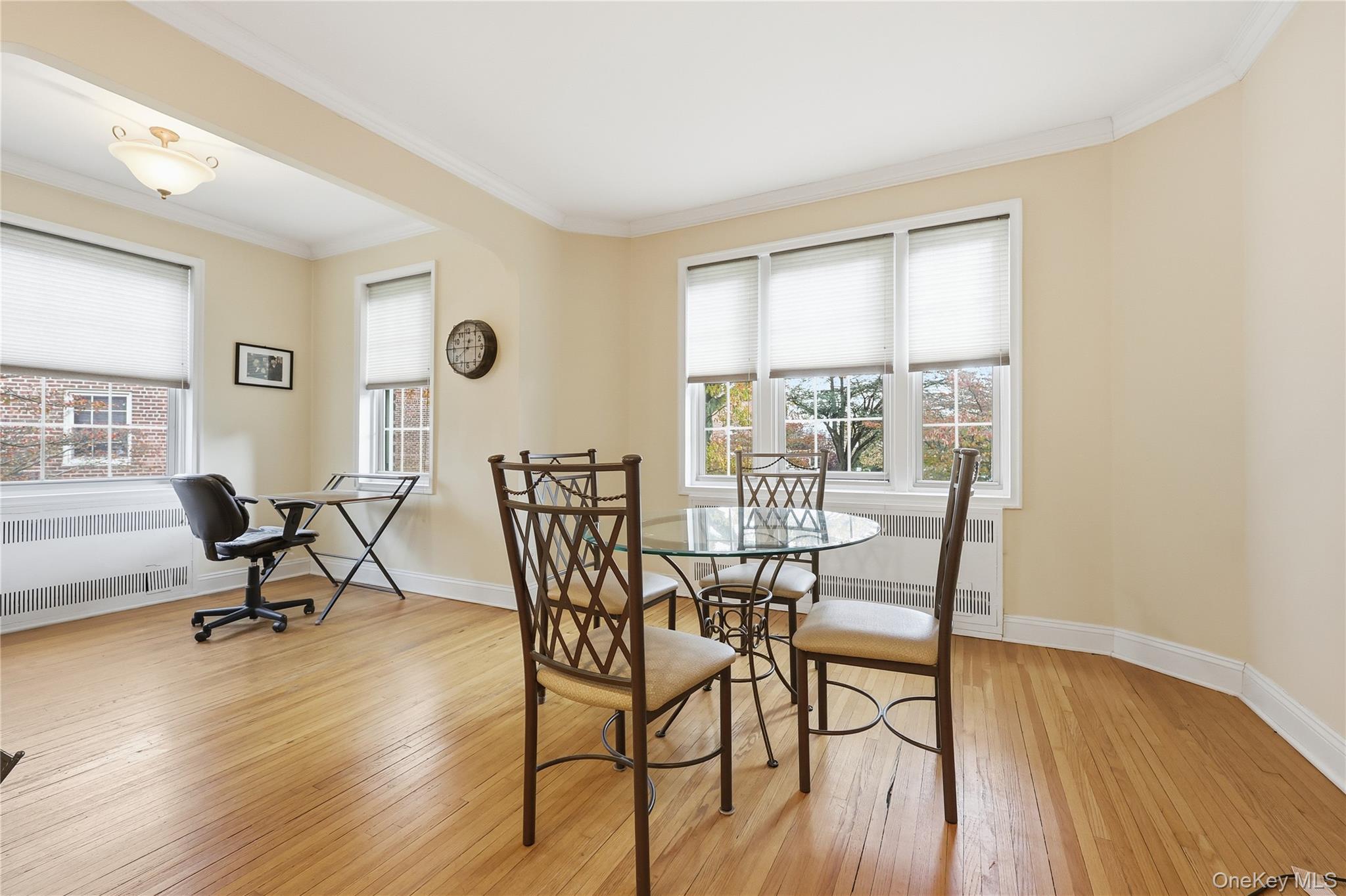 250 Central Avenue # B204, Lawrence, NY 11559