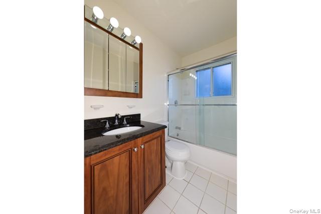 100 Friendly Court Avenue # FC92, Babylon, NY 11704