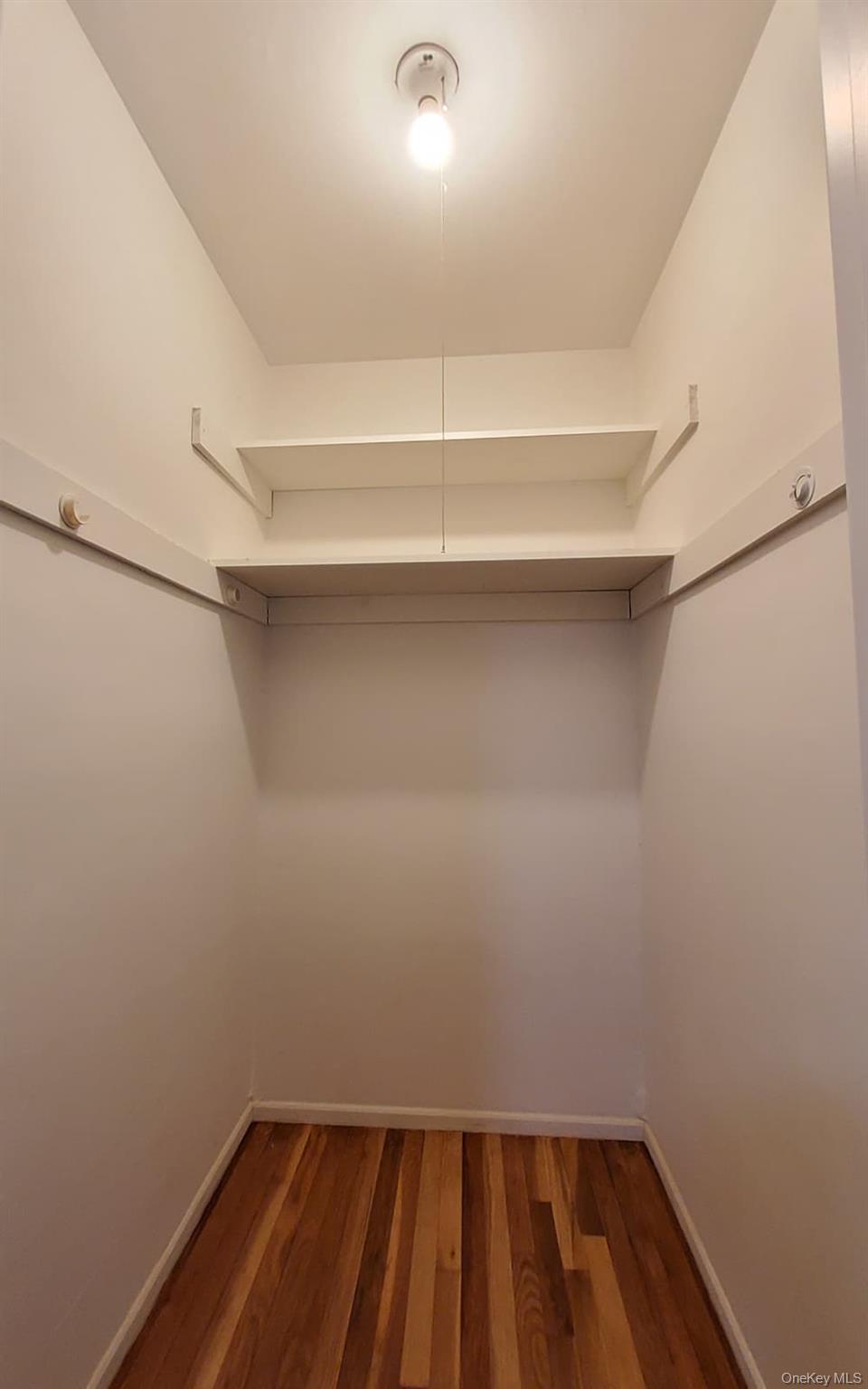 3 Carroll Drive, Woodbury, NY 10930