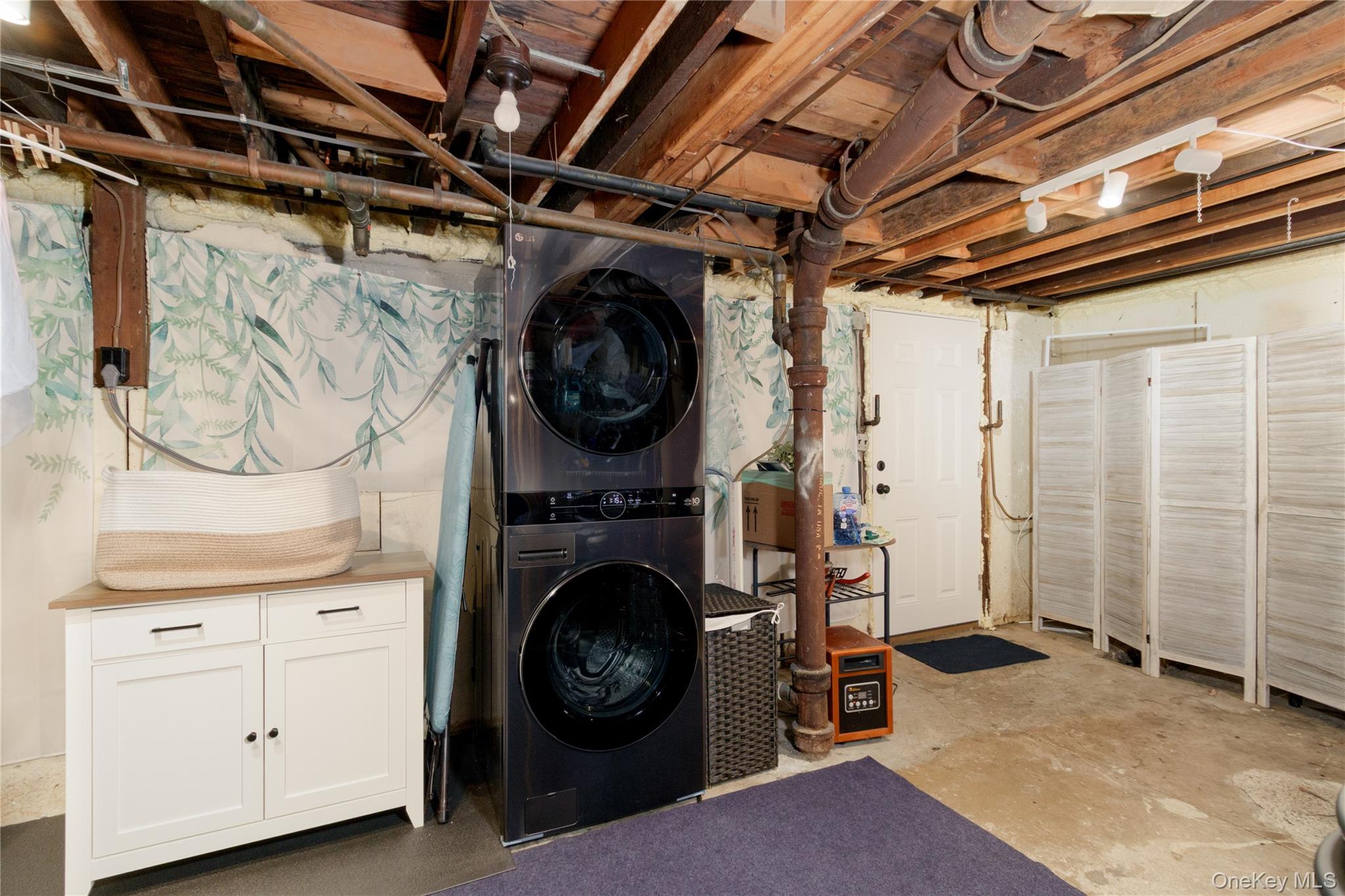 38 Manhasset Road, Sound Beach, NY 11789