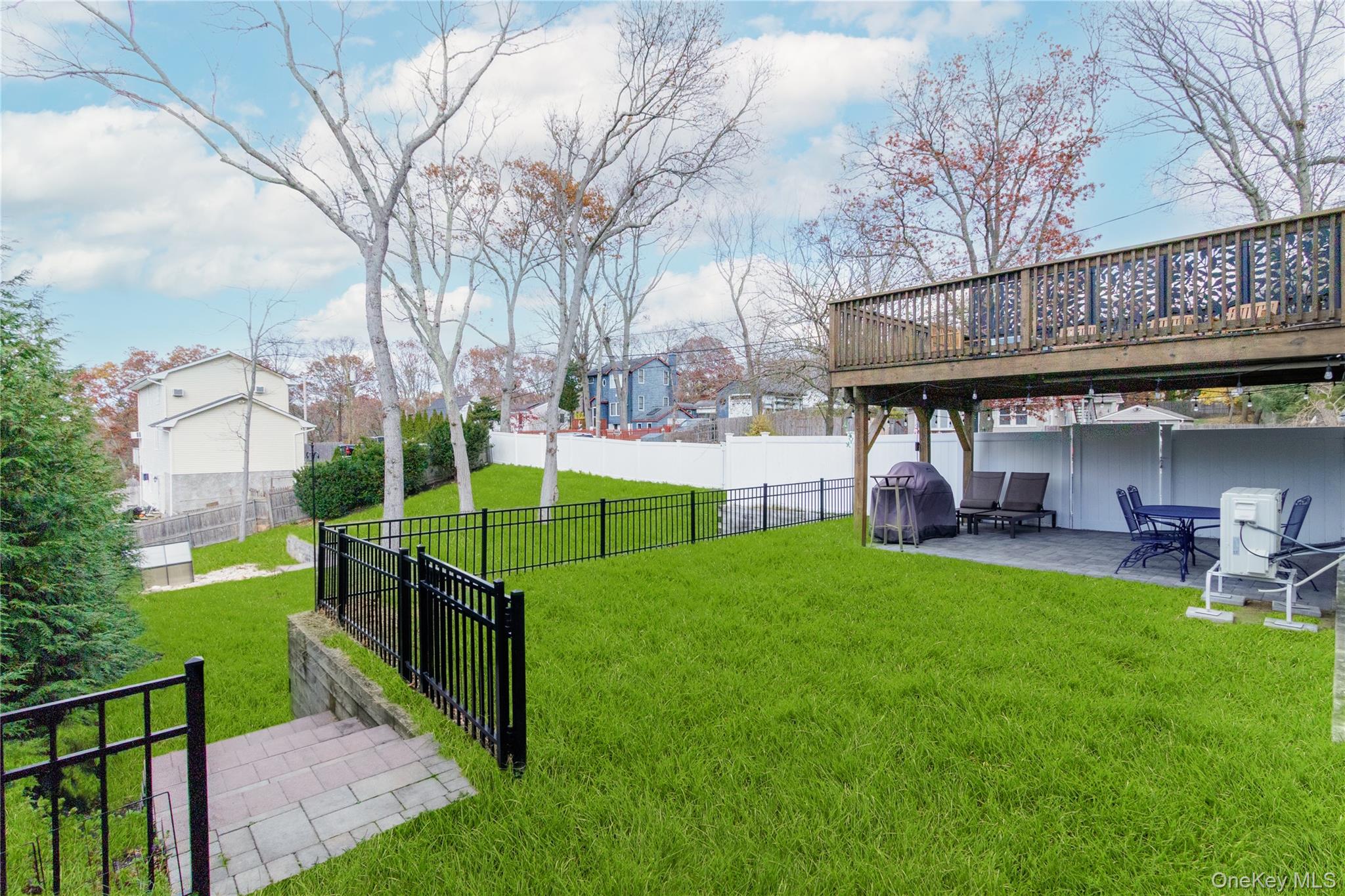 38 Manhasset Road, Sound Beach, NY 11789