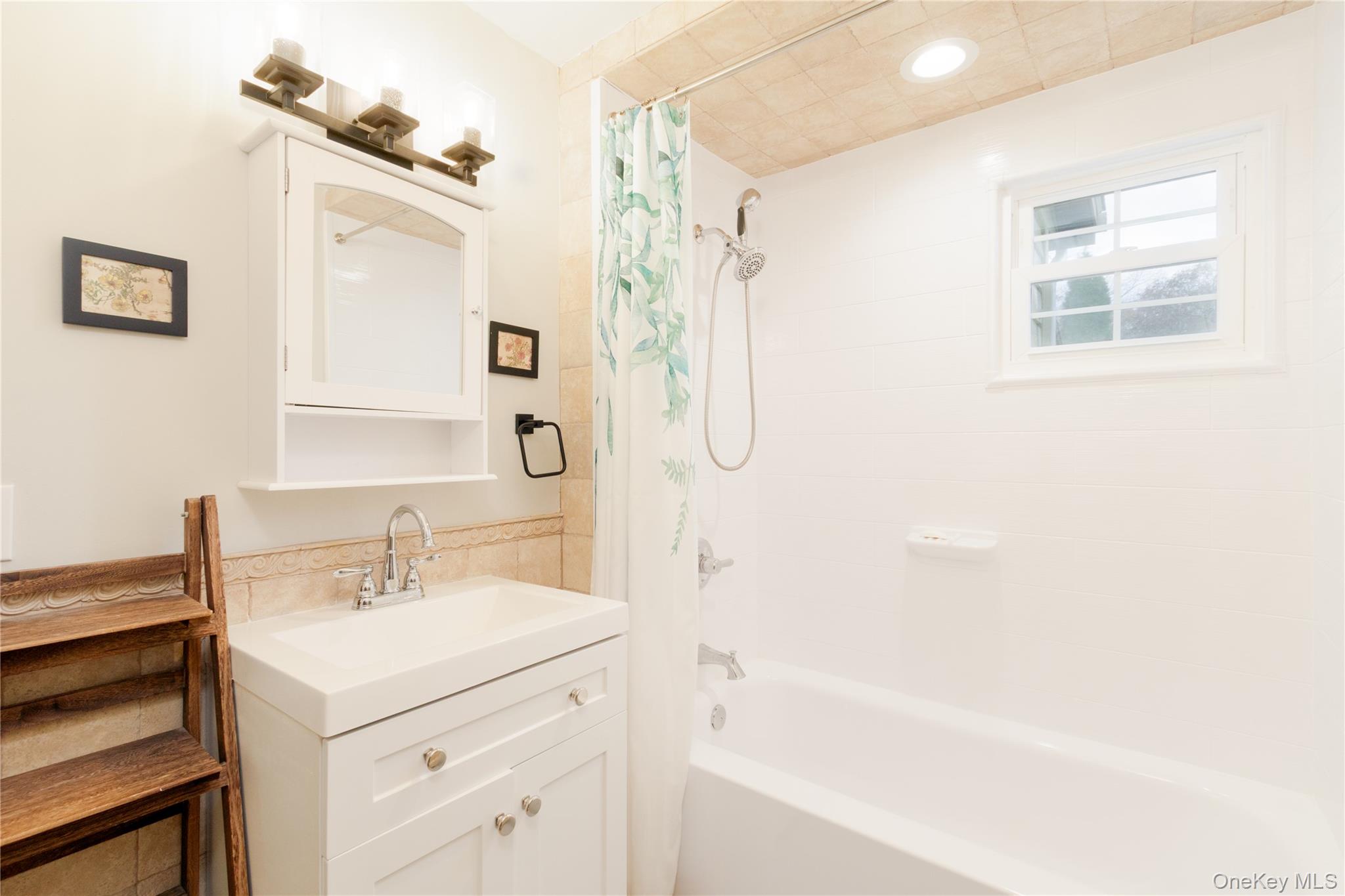 38 Manhasset Road, Sound Beach, NY 11789