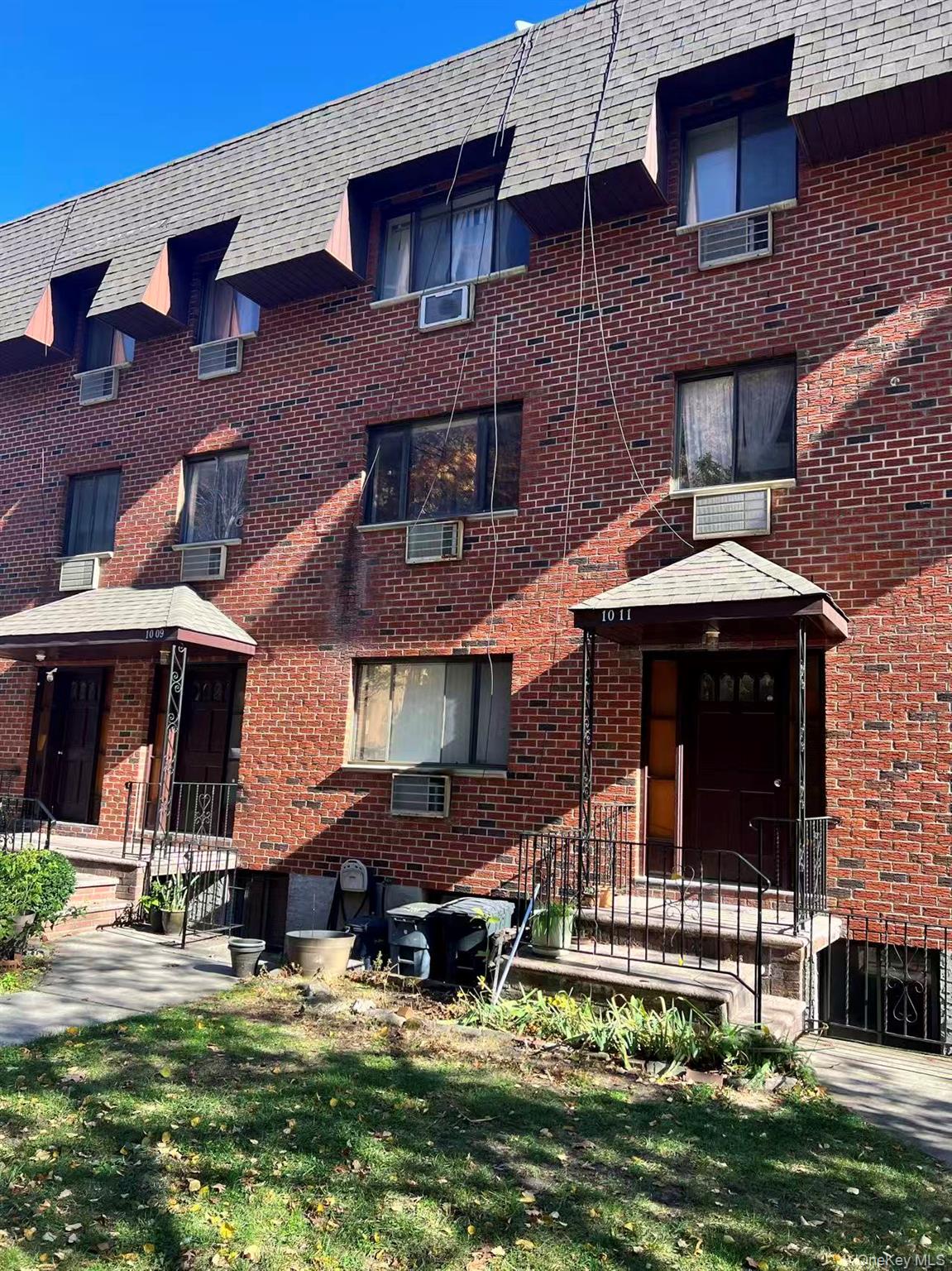 1009 166th Street, Beechhurst, NY 11357