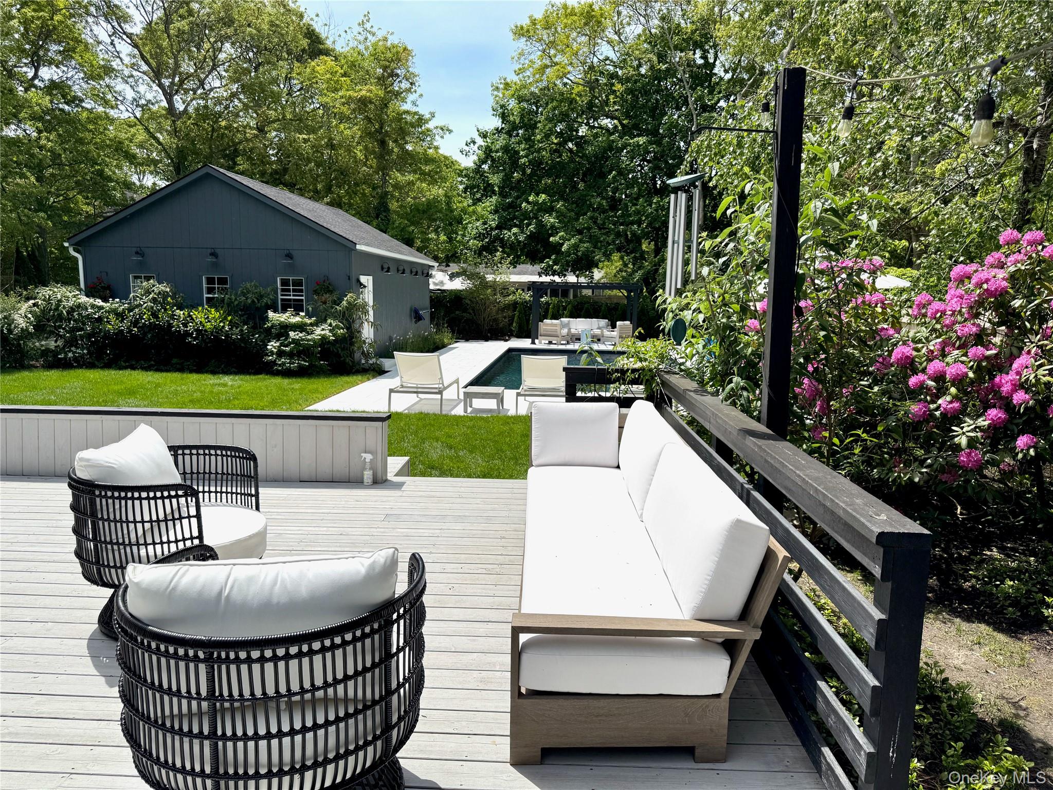 6 Long Lane, Hampton Bays, NY 11946