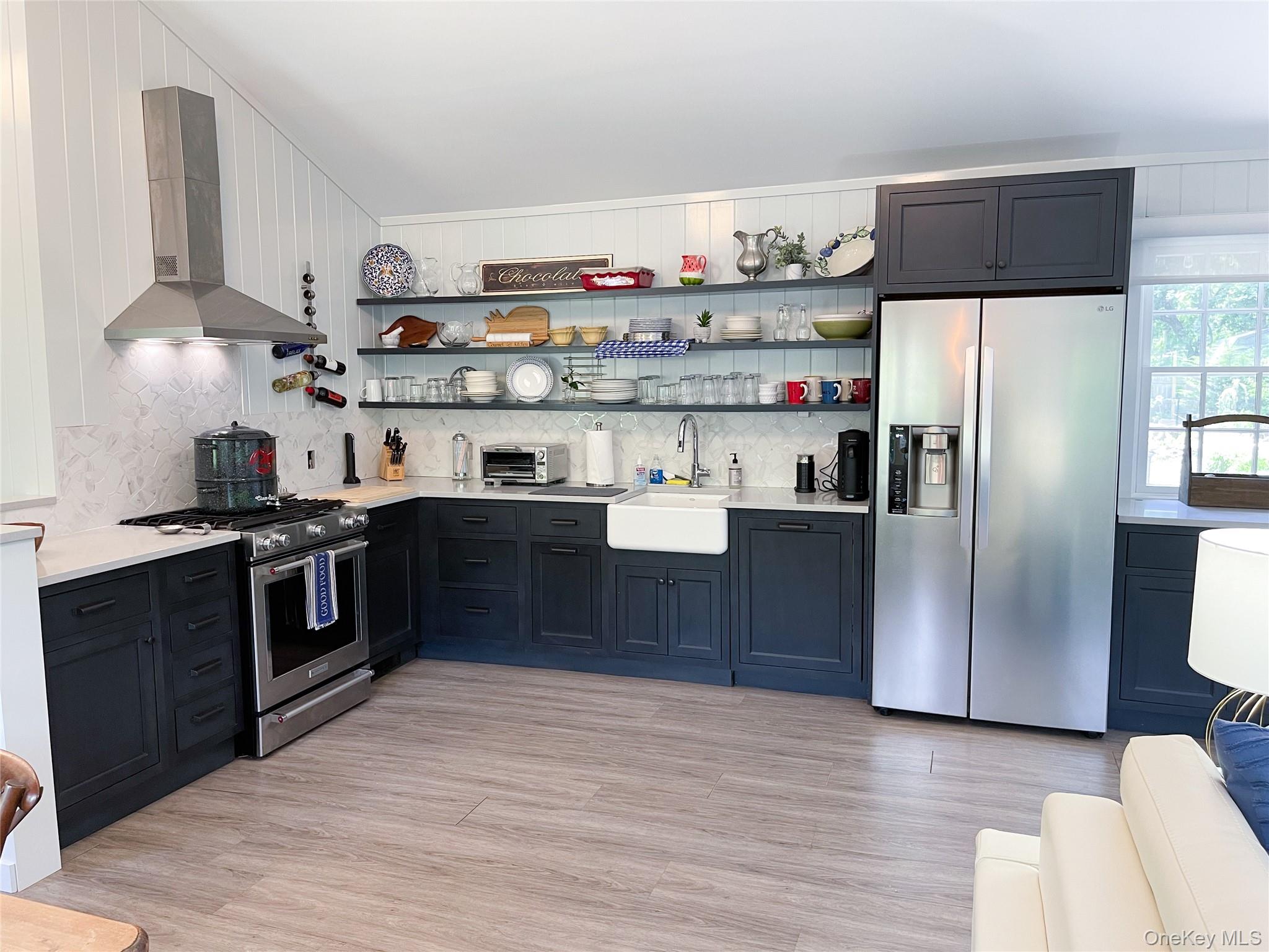 6 Long Lane, Hampton Bays, NY 11946