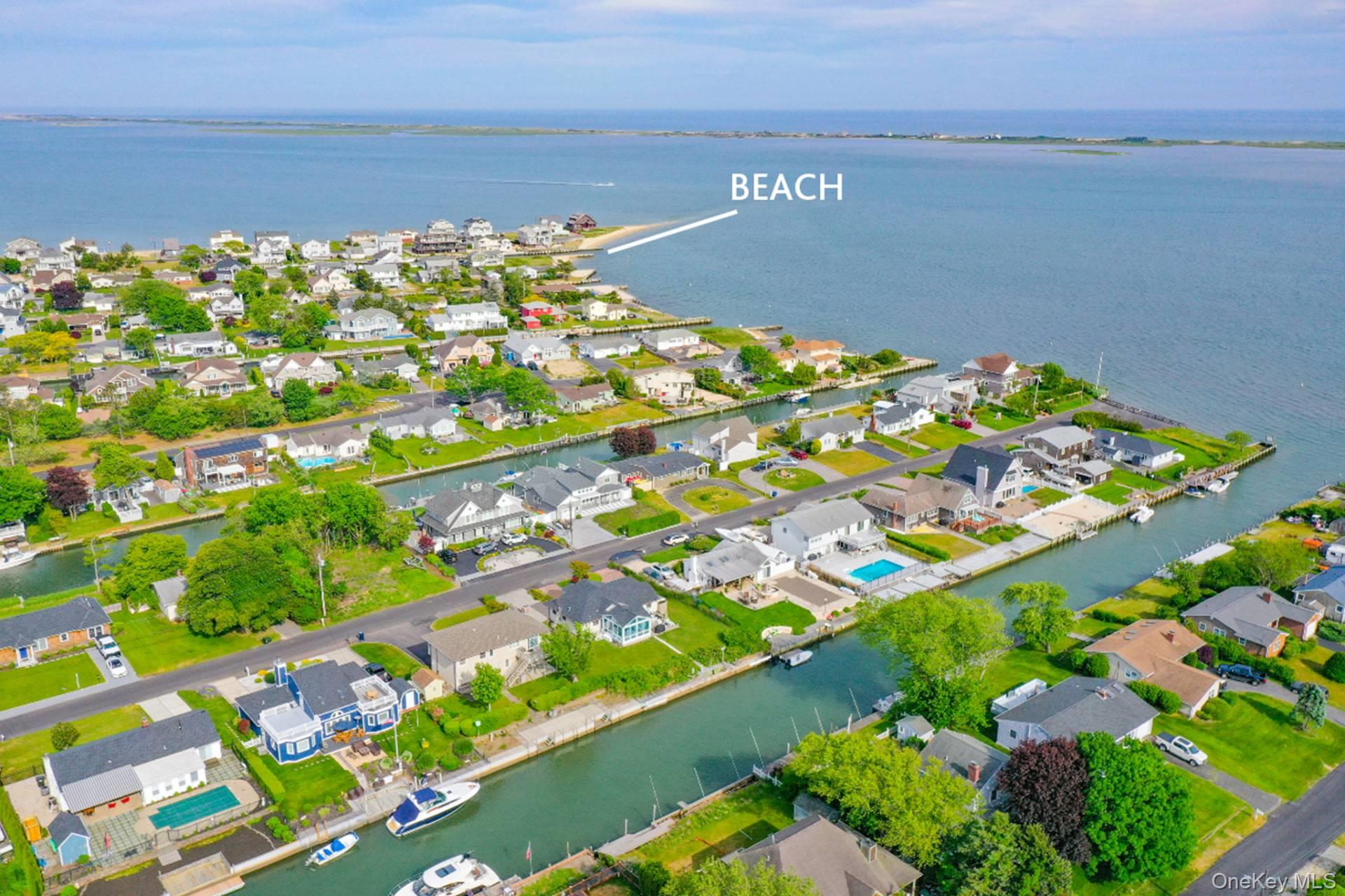 22 Barracuda Road, East Quogue, NY 11942